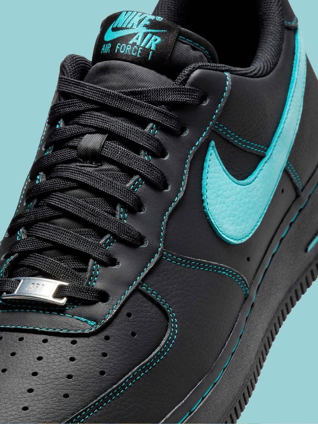 Nike x Tiffany & Co. Air Force 1 Low SP 1837 착용 스타일 - 4
