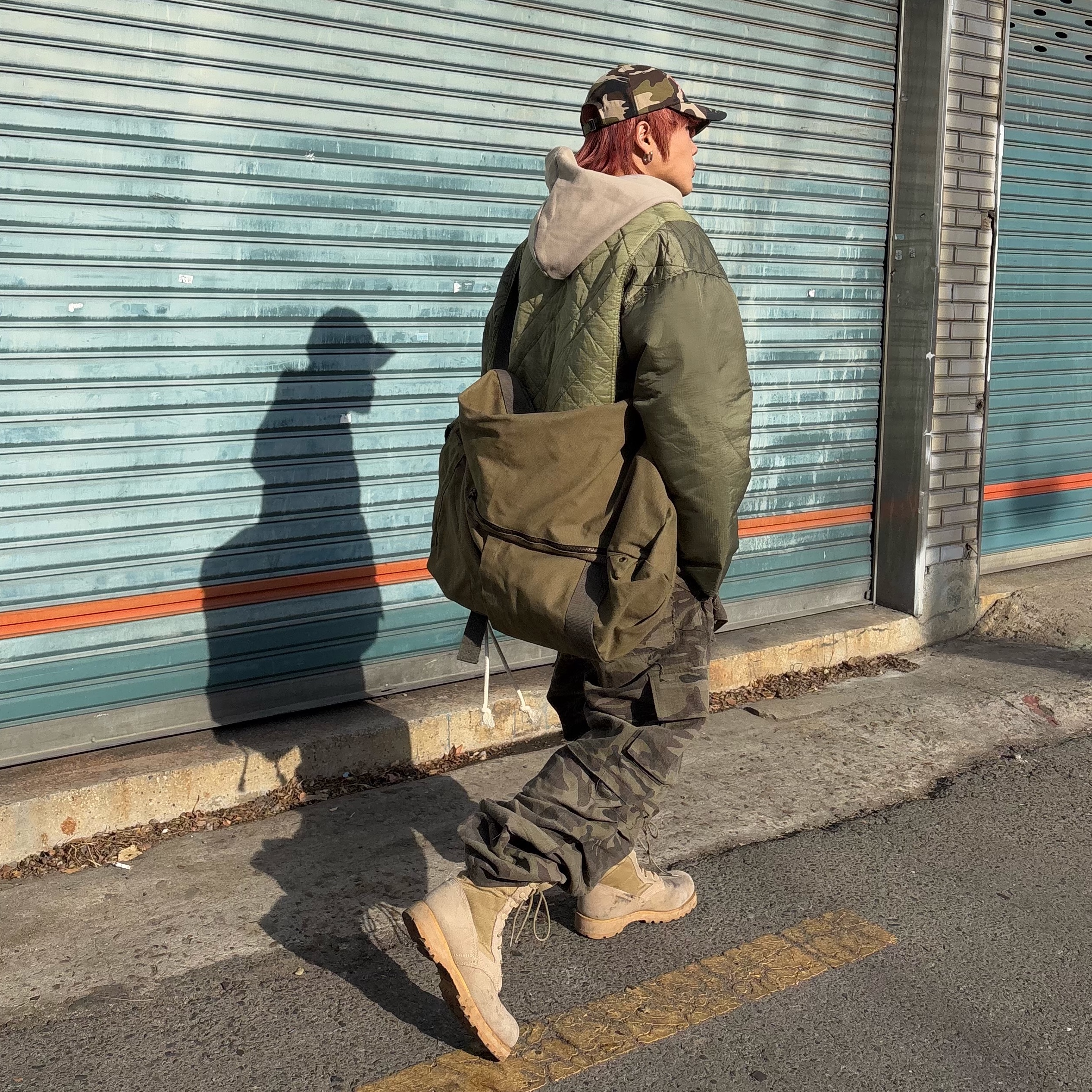 Wapworks Herringbone Belted Cargo Pants Camo 착용 스타일 - 3