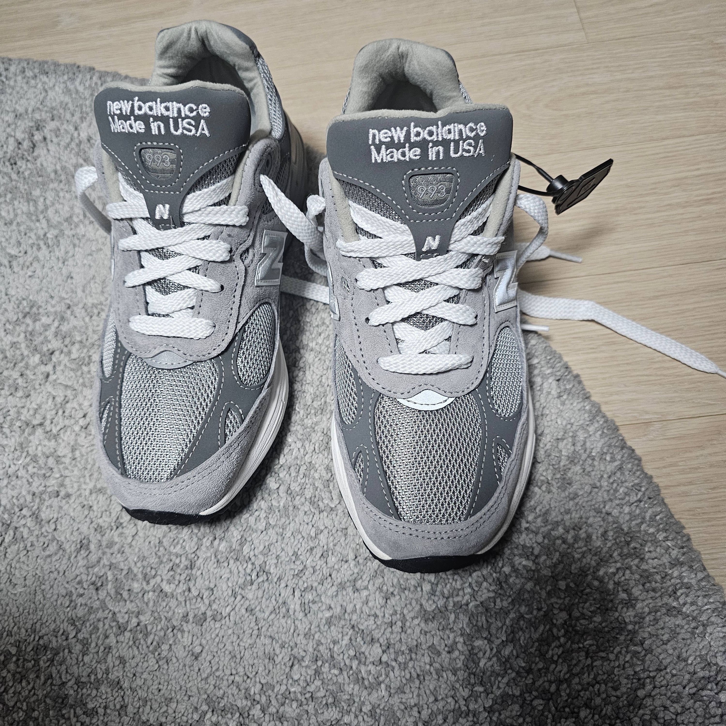 (W) New Balance 993 Made in USA Grey - B Standard 착용 스타일