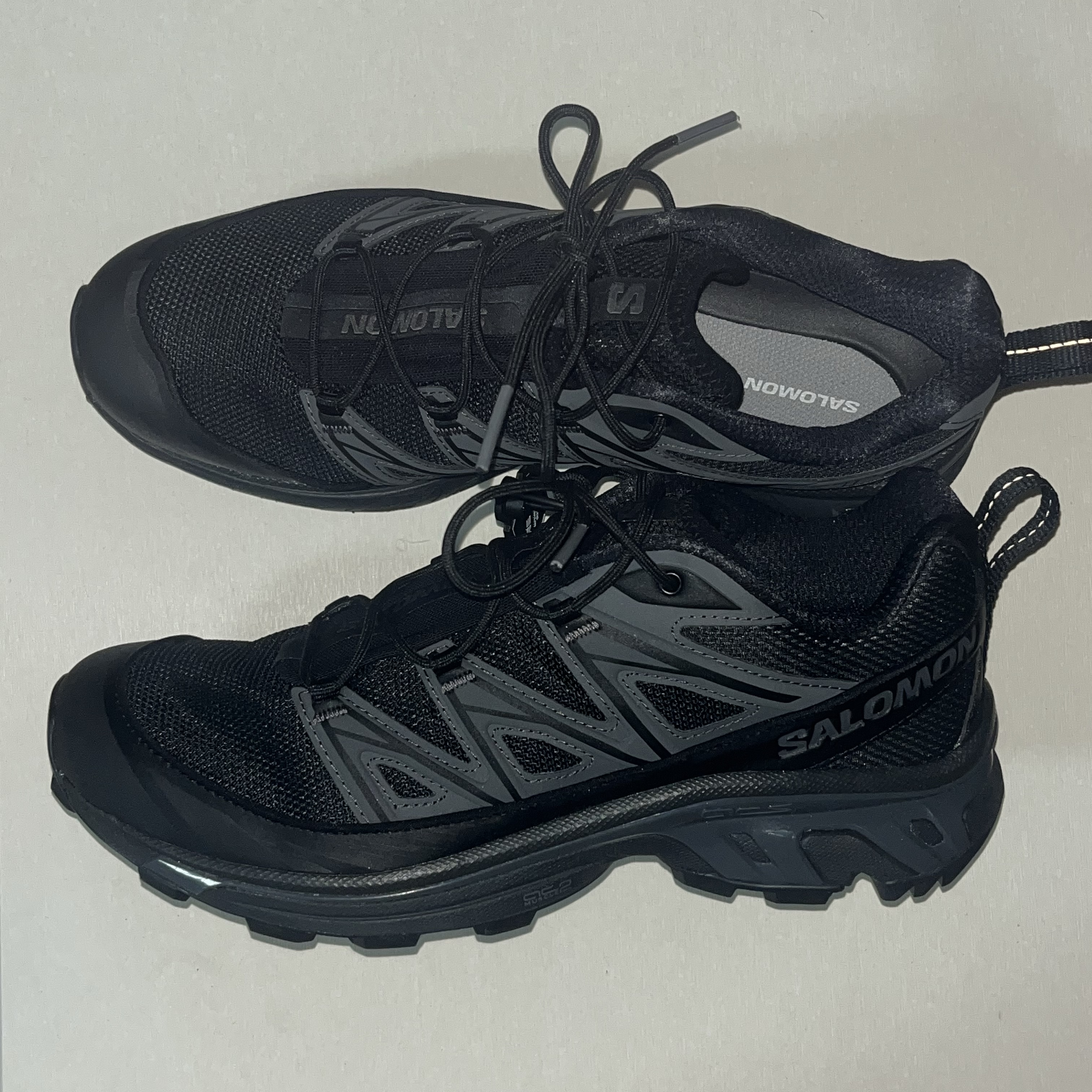 Salomon XT-6 Expanse Black Ebony 착용 스타일 - 1