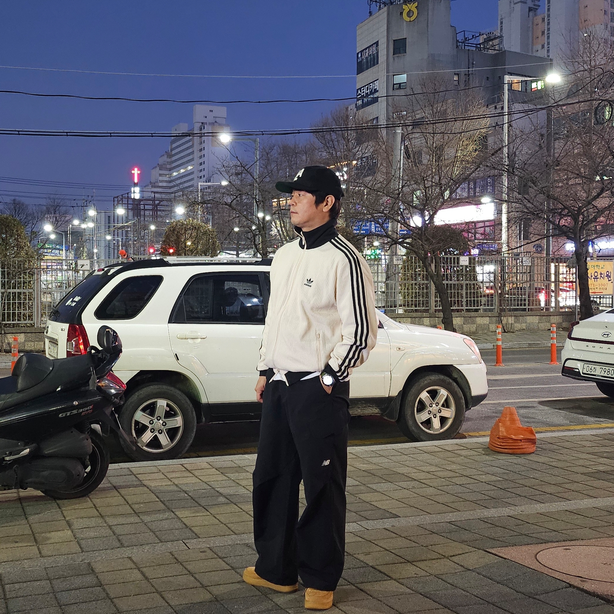 Adidas Waffle Beckenbauer Track Top Wonder White - KR Sizing, Nike Air Force 1 '07 WB Flax 착용 스타일 - 1