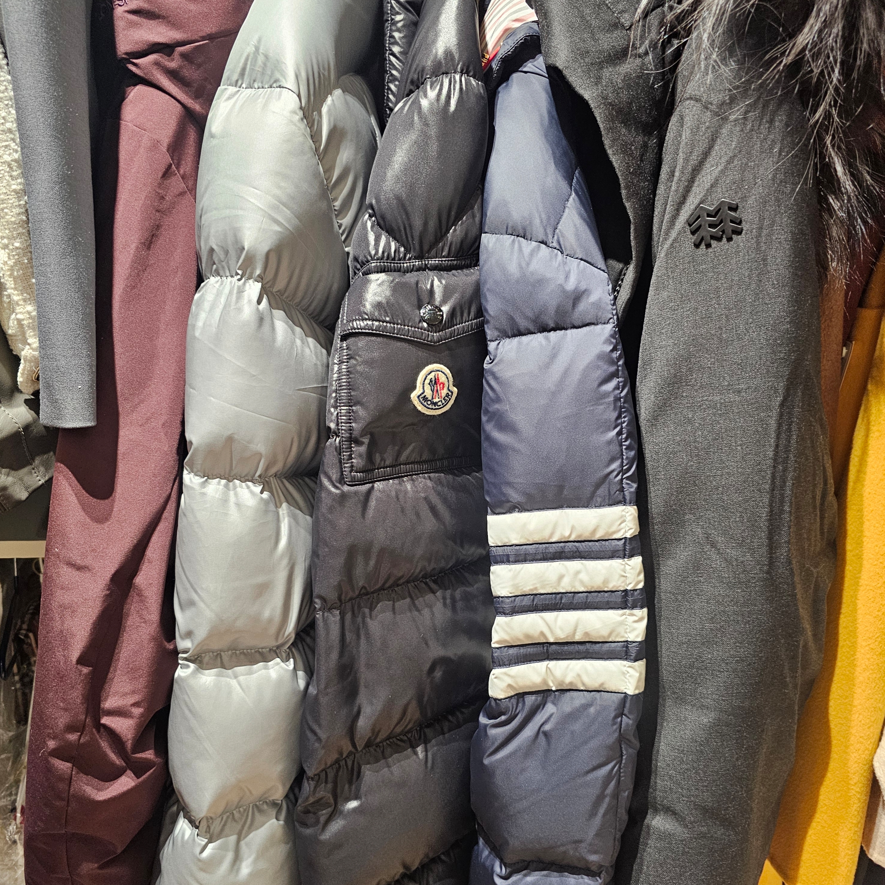 Nike x Drake Nocta Sunset Puffer Jacket Mica Green Cyber (FN8196-330), Gentle Monster Zin 01 Black 착용 스타일 - 2