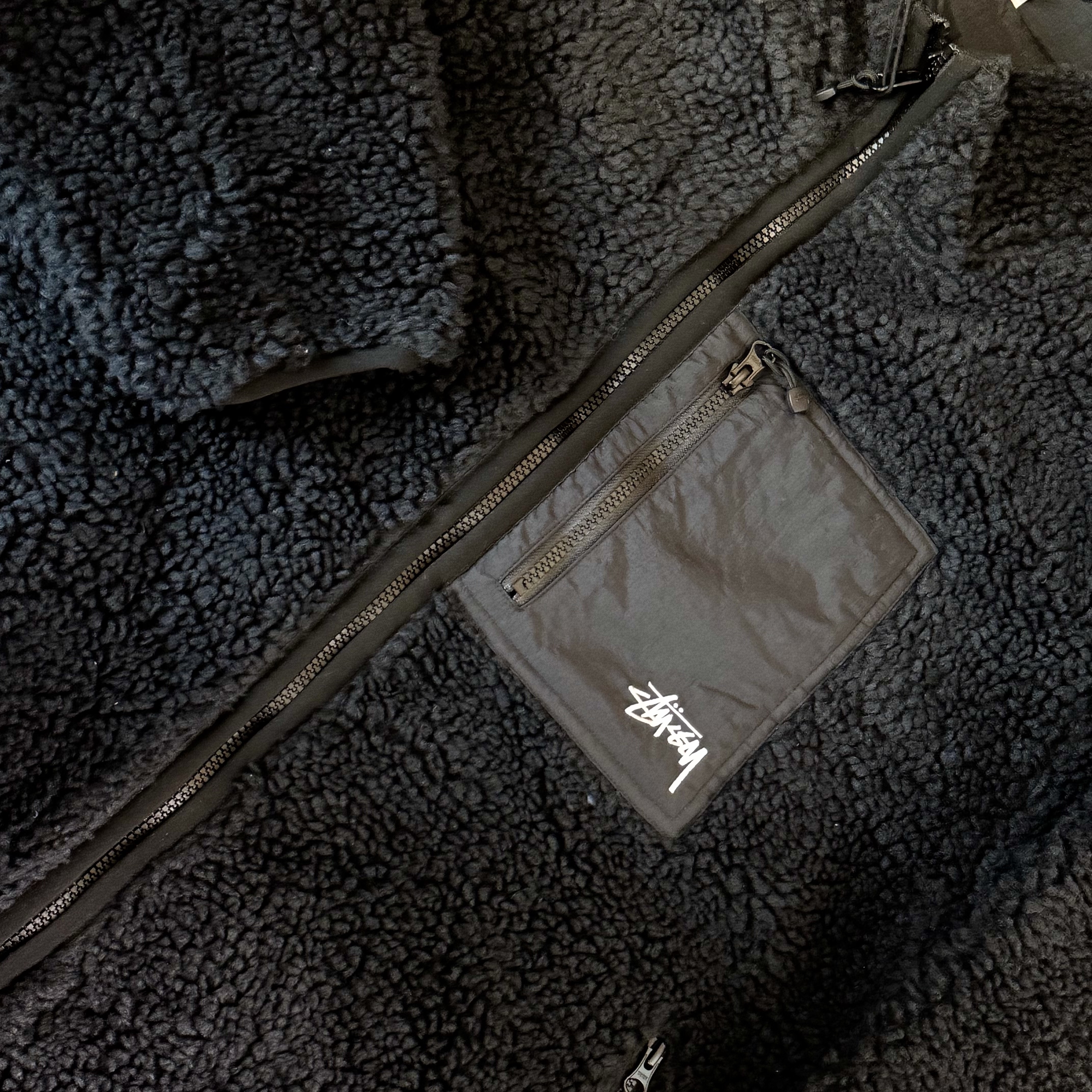 Stussy Sherpa Reversible Jacket Black, Stussy Sherpa Reversible Jacket Beige 착용 스타일 - 5