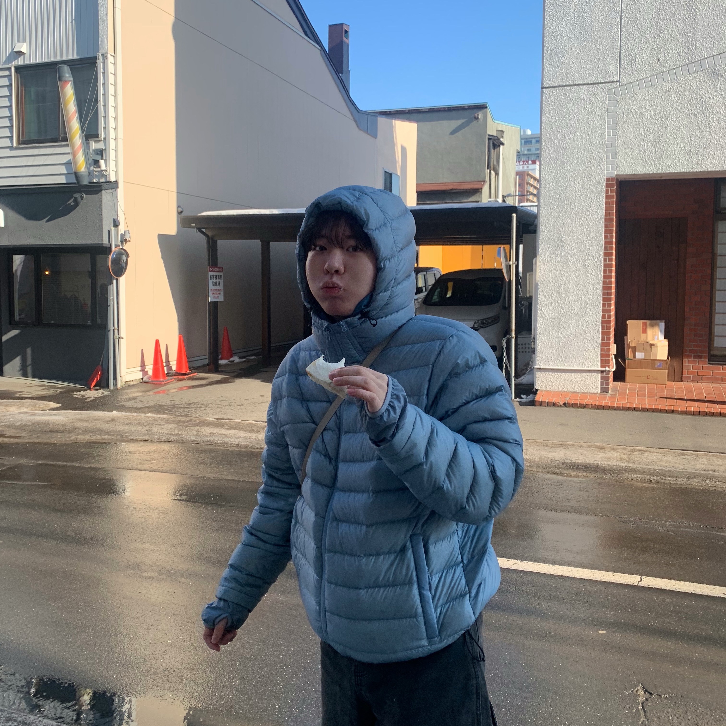 Sansan Gear Suffix Puffer Jacket Sky Blue - 24FW, Arc'teryx Heliad 6 Crossbody Bag Rune 착용 스타일 - 3