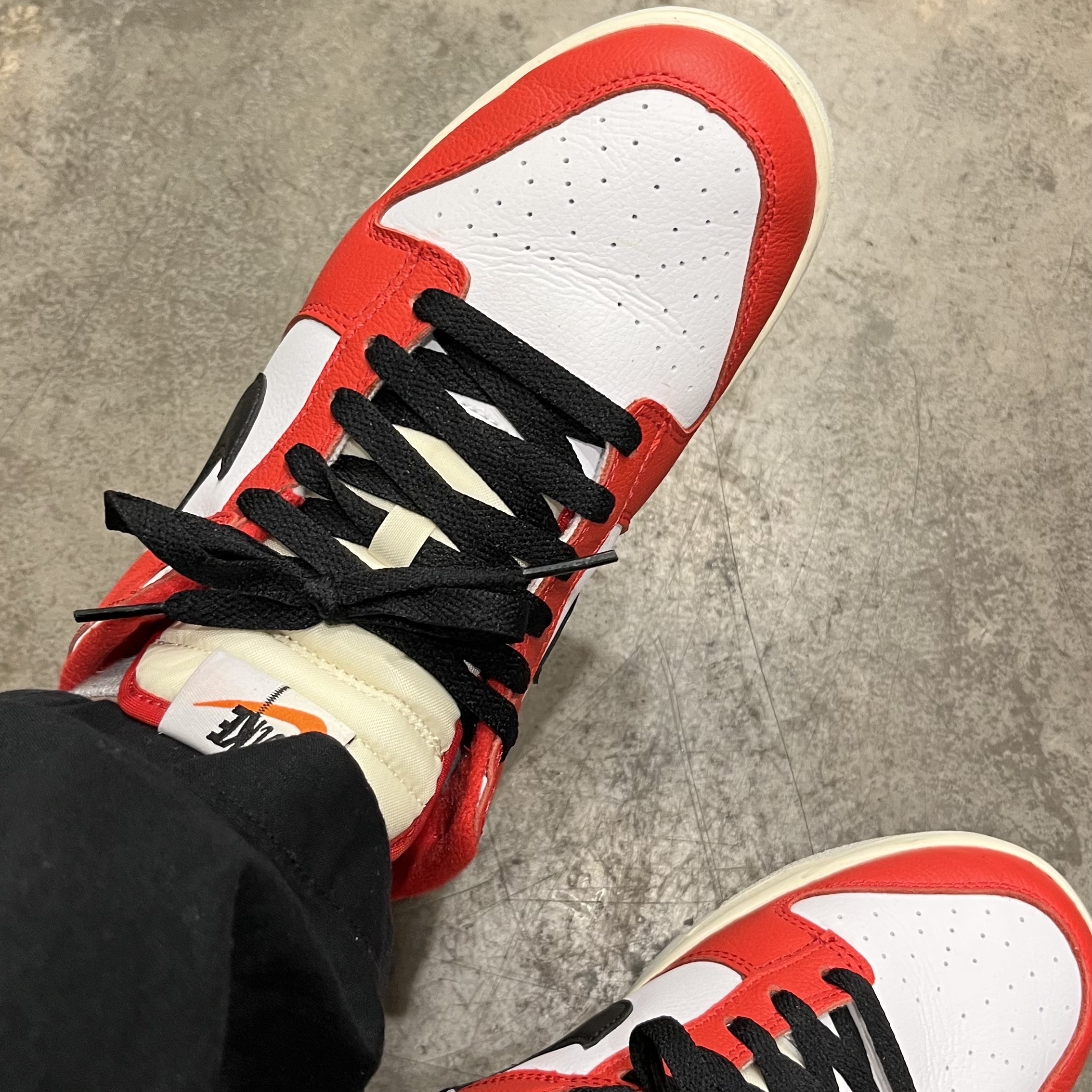 Nike Dunk Low Retro PRM University Red Black 착용 스타일 - 1
