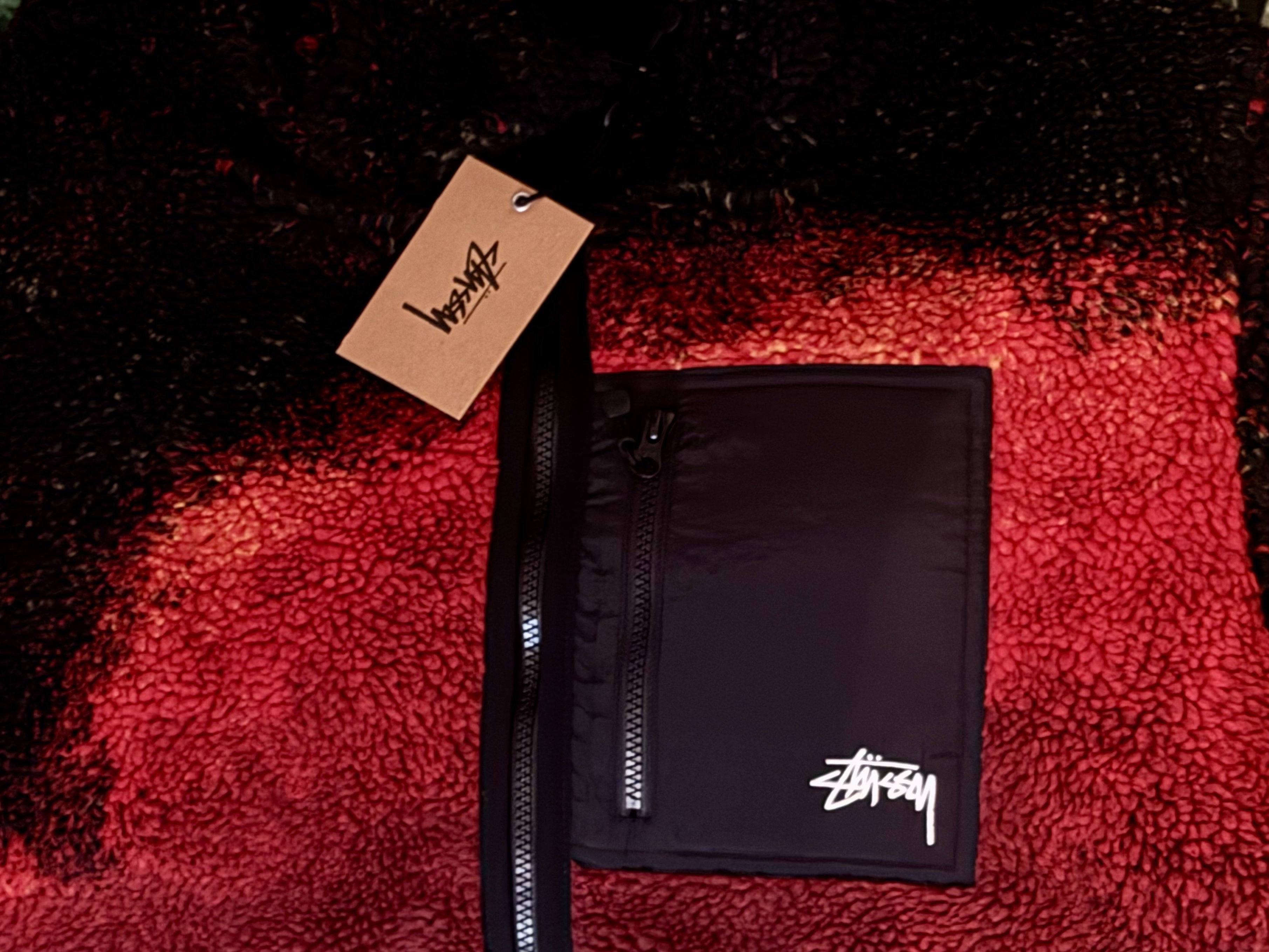 Stussy Sherpa Reversible Jacket Lava, Stussy Sherpa Reversible Jacket Black 착용 스타일 - 2