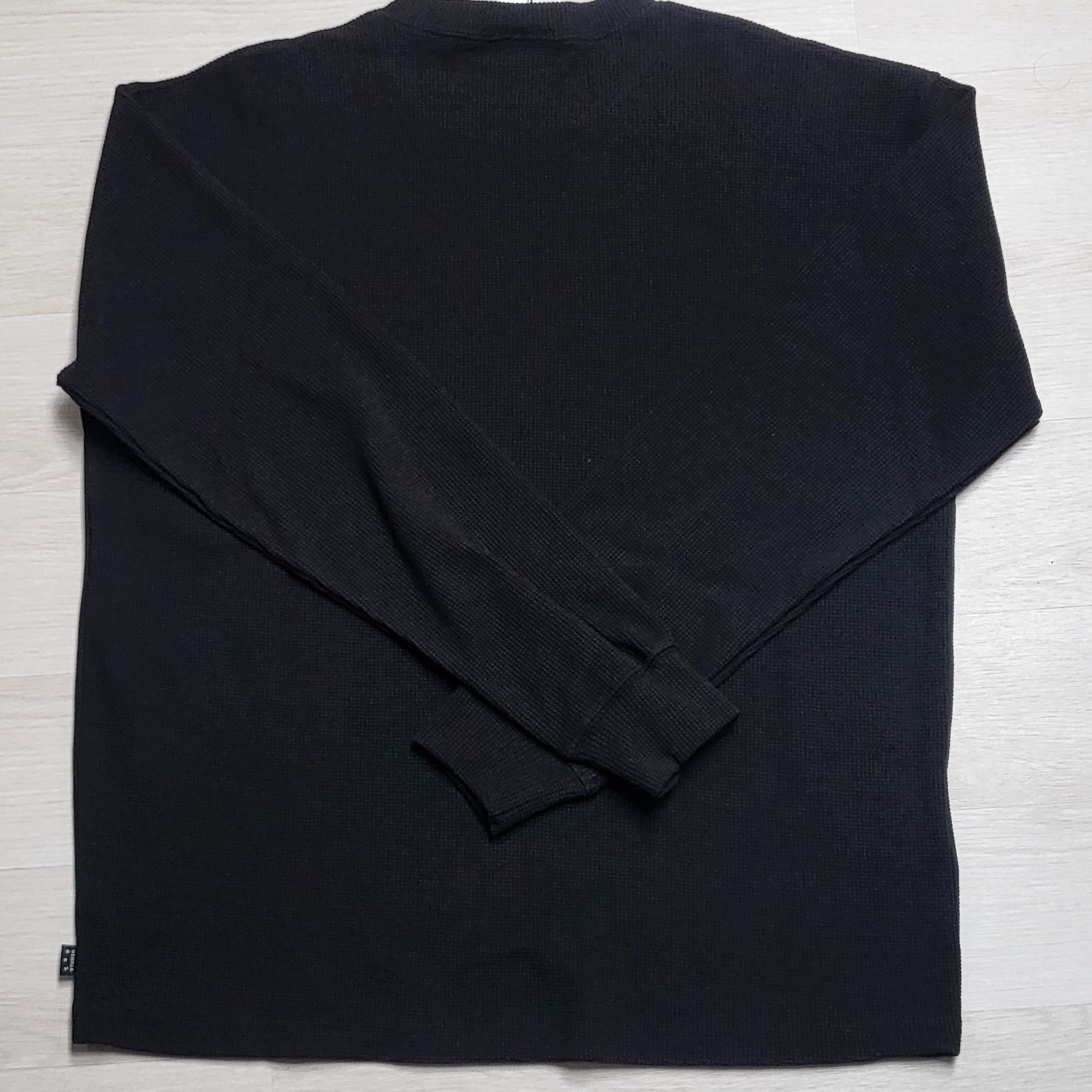IAB Studio Waffle Long Sleeve Black White 착용 스타일 - 4