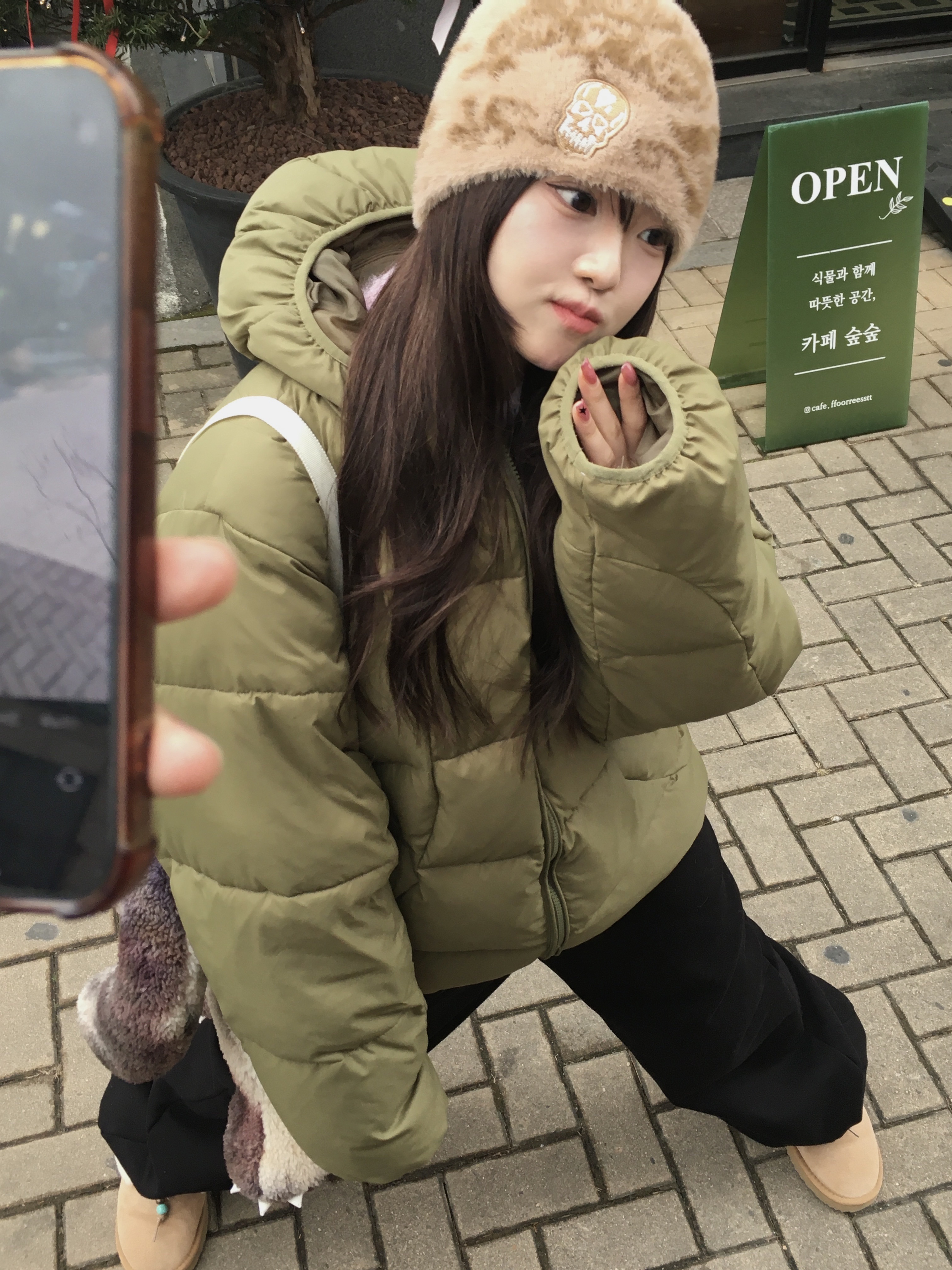 Neib Wool Blended Glitter Knit Pink 착용 스타일 - 3