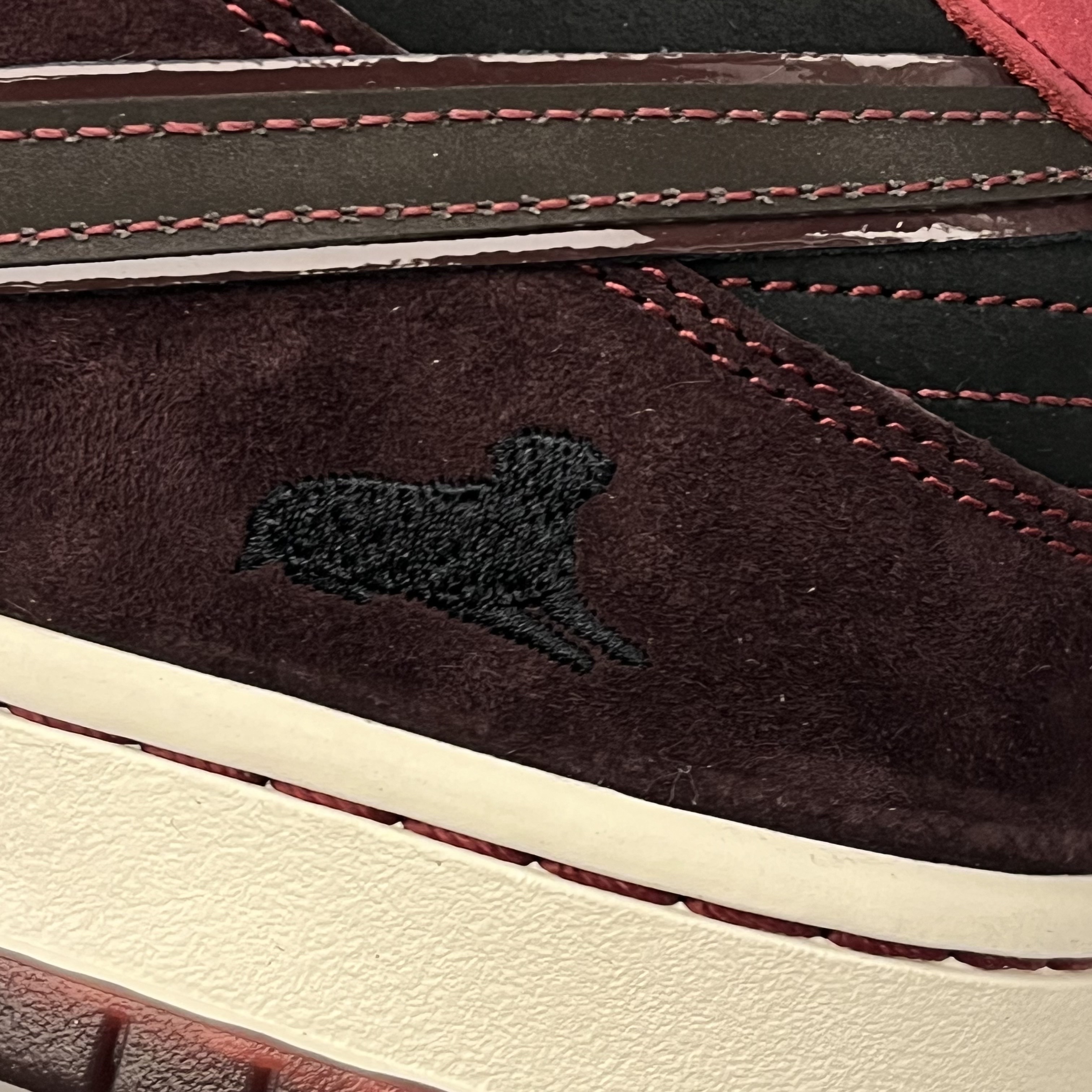 Nike x Riot Skateshop SB Dunk Low Pro Mahogany and Team Red 착용 스타일 - 3