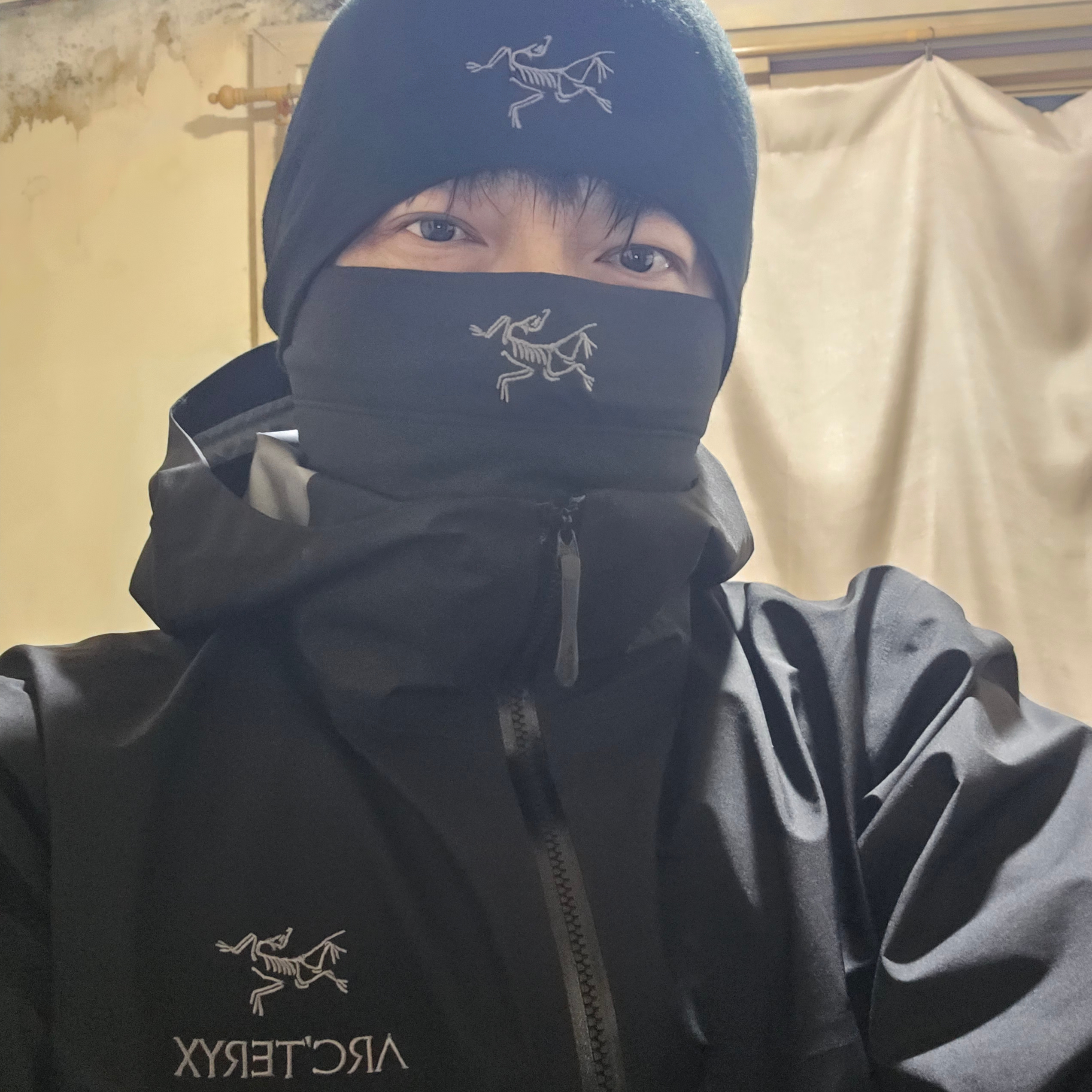 Arc'teryx Rho Neck Gaiter Long Black 착용 스타일 - 1