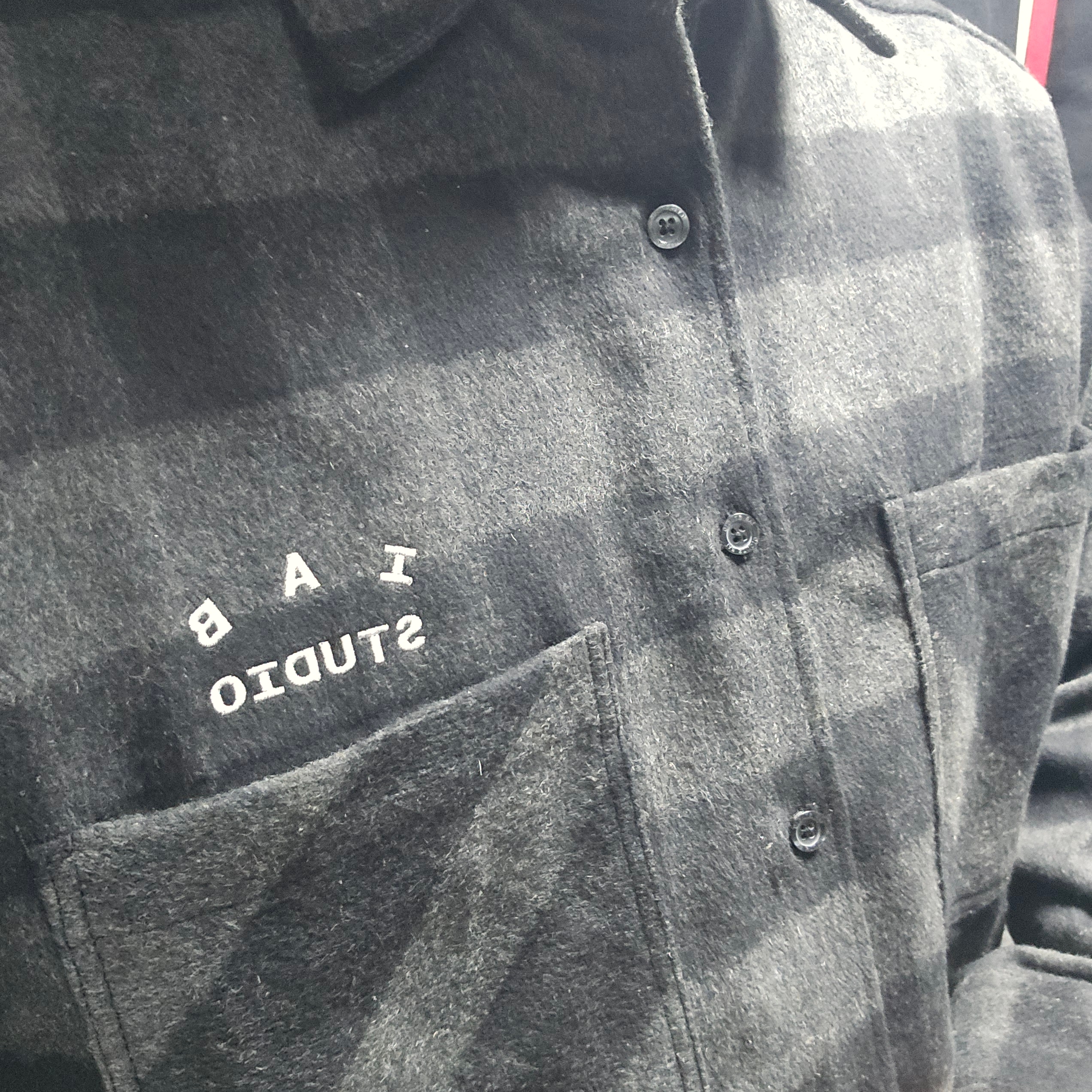 IAB Studio Gingham Check Shirt Black White 착용 스타일 - 3