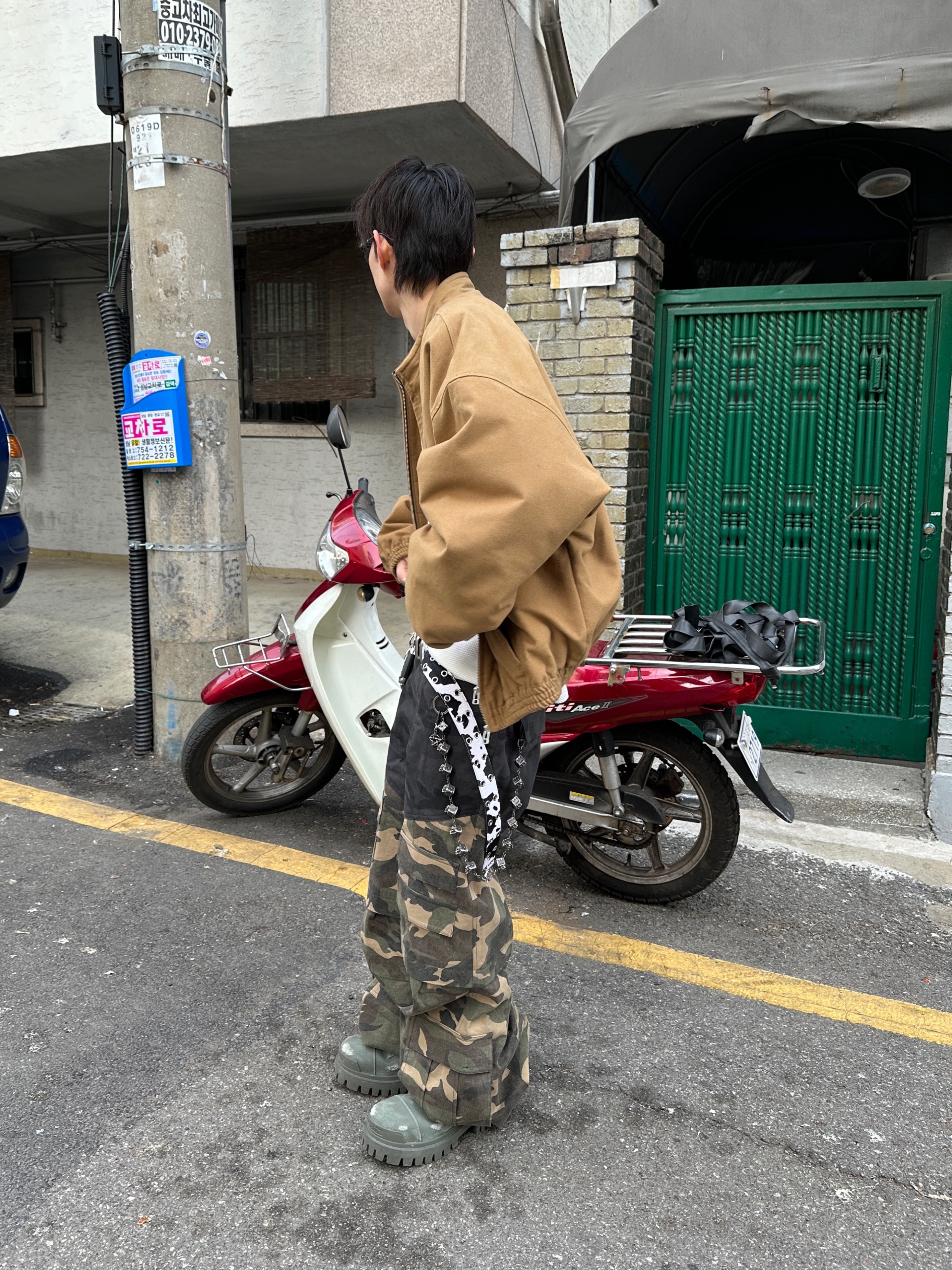 Balenciaga Combat Strike 20mm Boot Kaki, Nonnod Moleskine Bomber Jacket Camel 착용 스타일 - 3