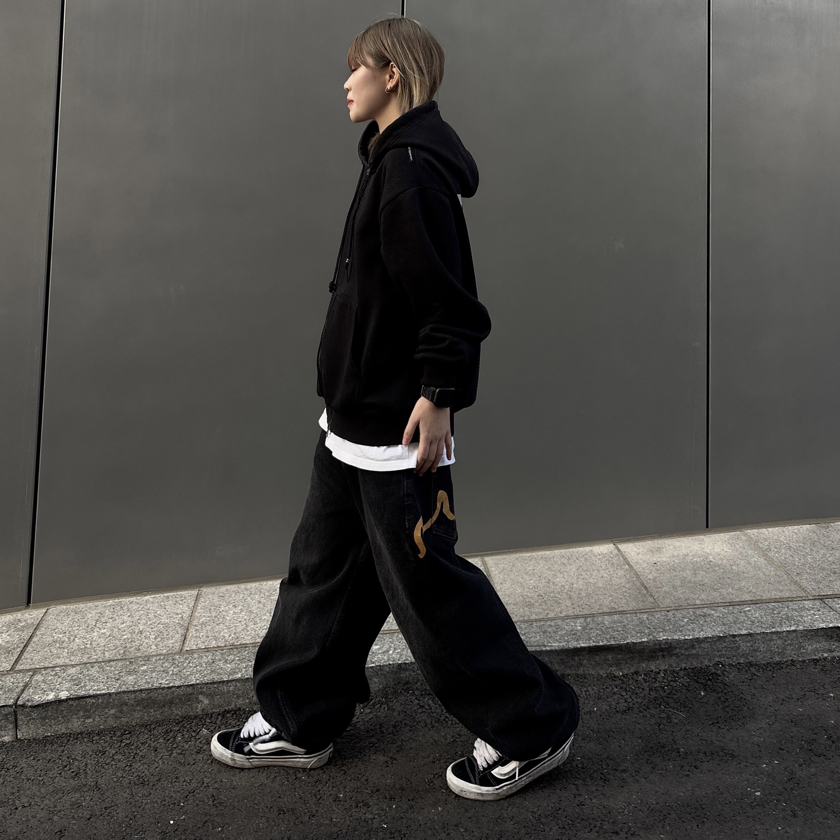 Vans Knu-Skool Black True White 착용 스타일 - 4
