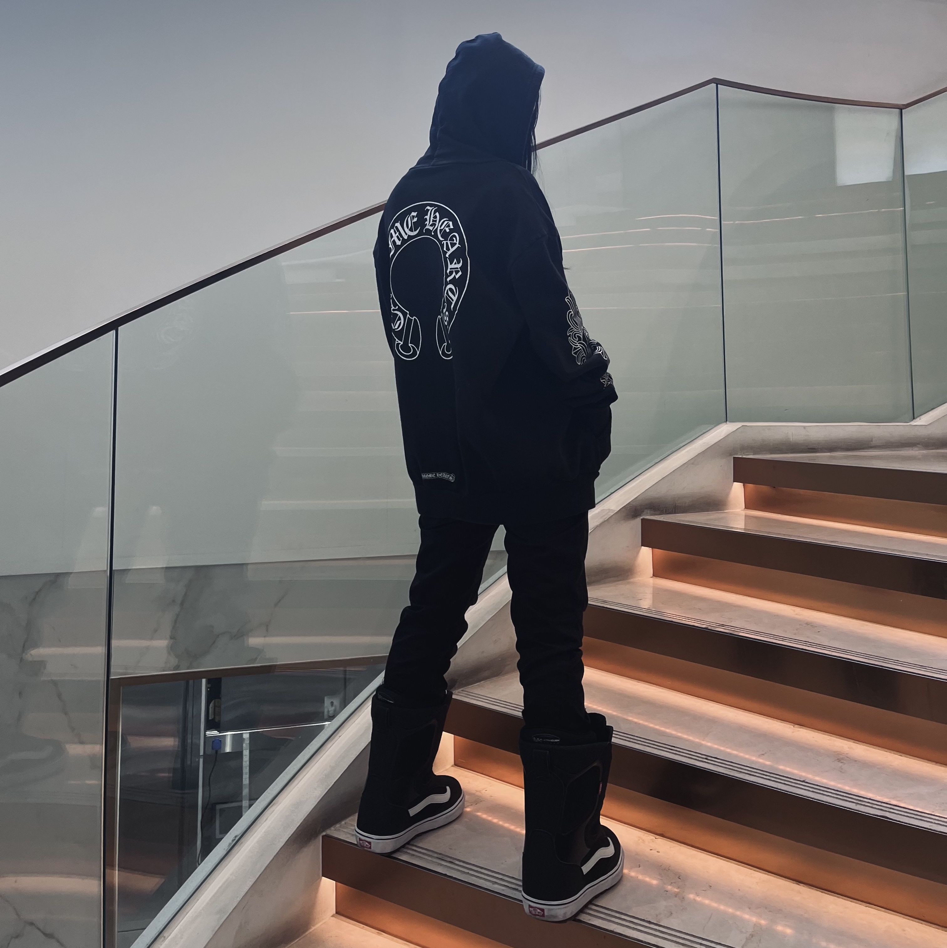 Chrome Hearts Horseshoe Floral Fuck You Logo Fleece Zip-Up Hoodie Black 착용 스타일 - 1