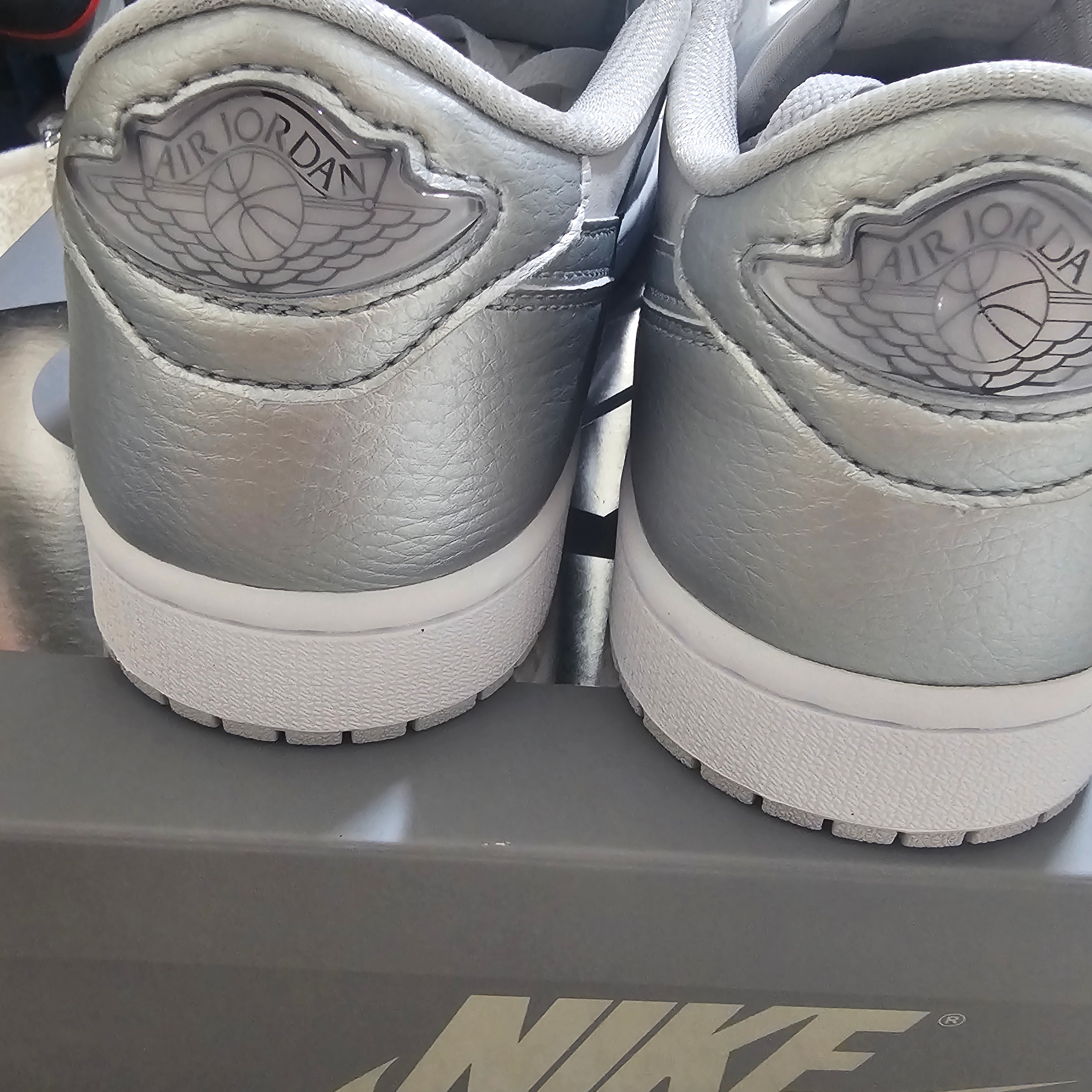 Jordan 1 Retro Low OG Silver 착용 스타일 - 2