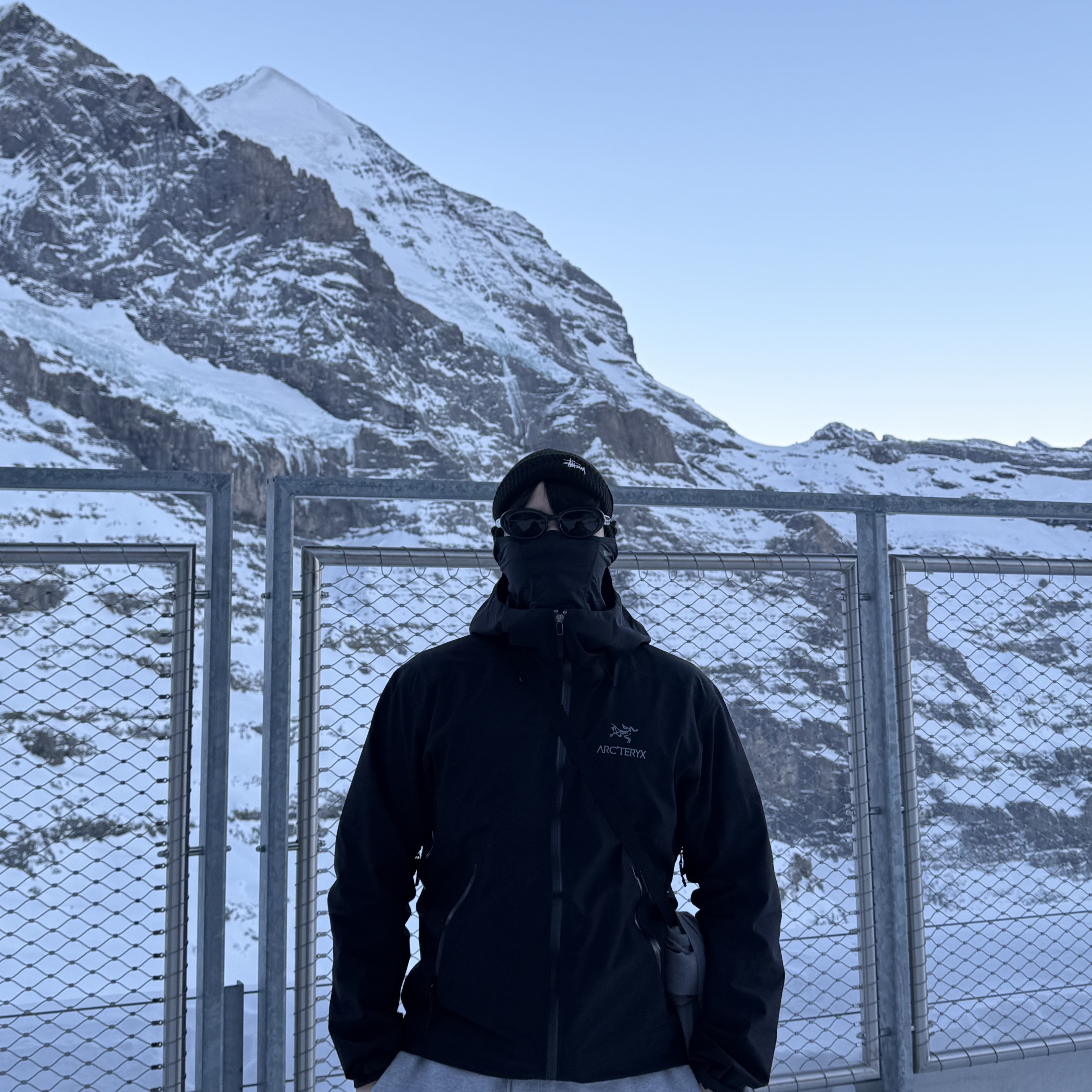 Arc'teryx Beta LT Jacket Black, Stussy Basic Cuff Beanie Black 착용 스타일