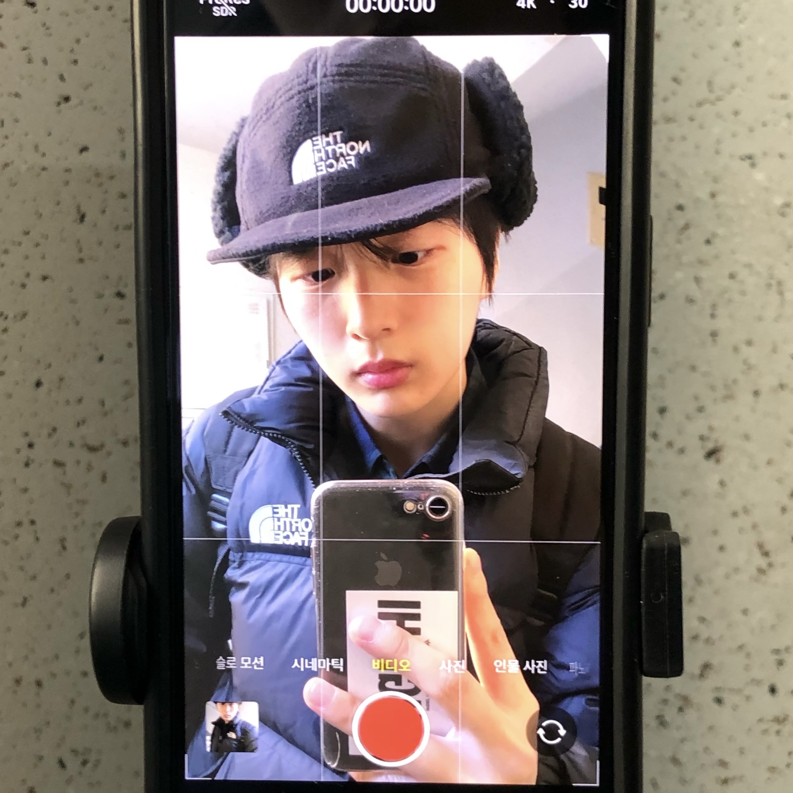 The North Face Fleece Earmuff Cap EX Black 착용 스타일 - 1