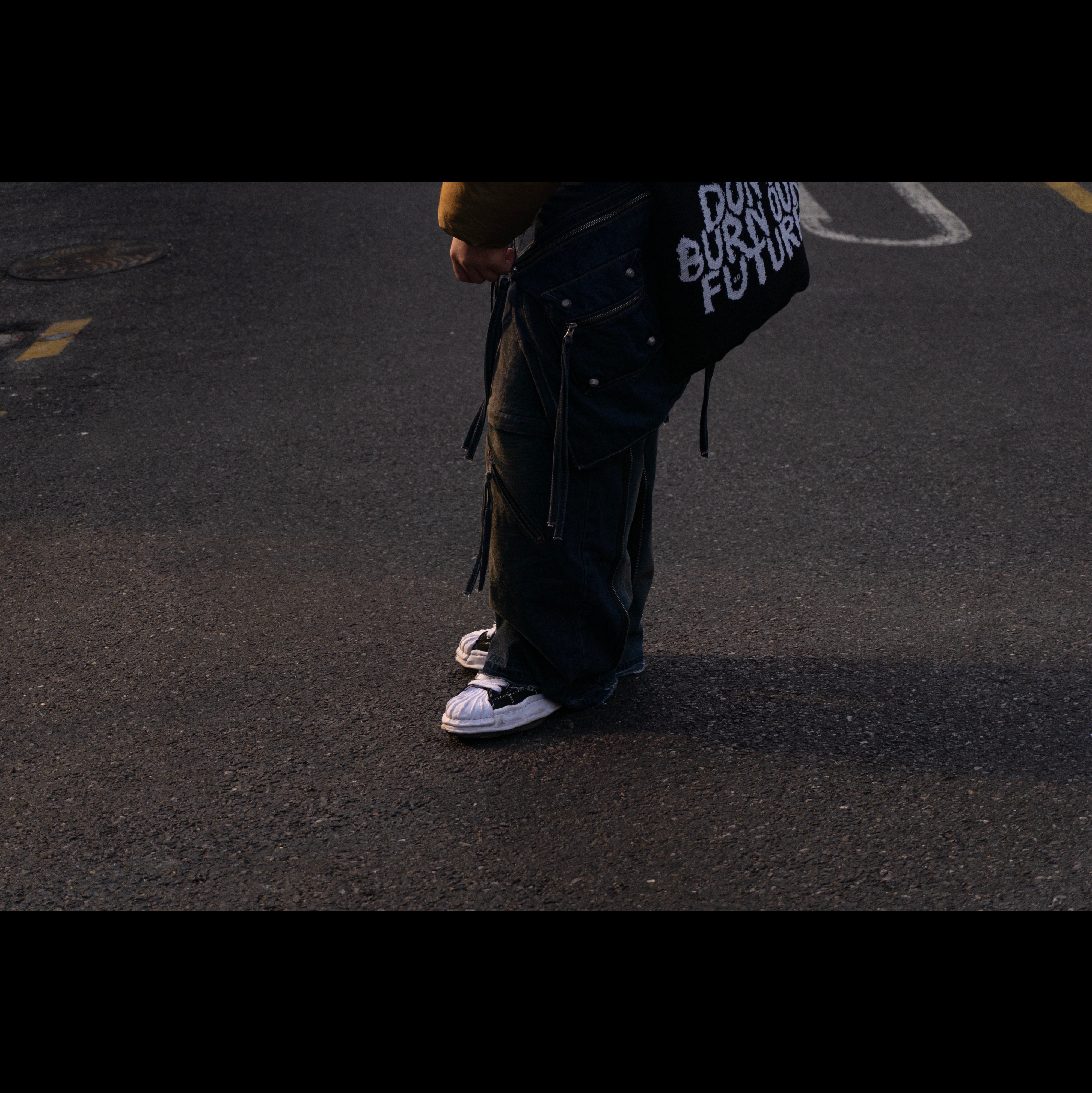 Surgery Process 006, Maison Mihara Yasuhiro Blakey OG Sole Canvas High-top Sneakers Black 착용 스타일 - 4
