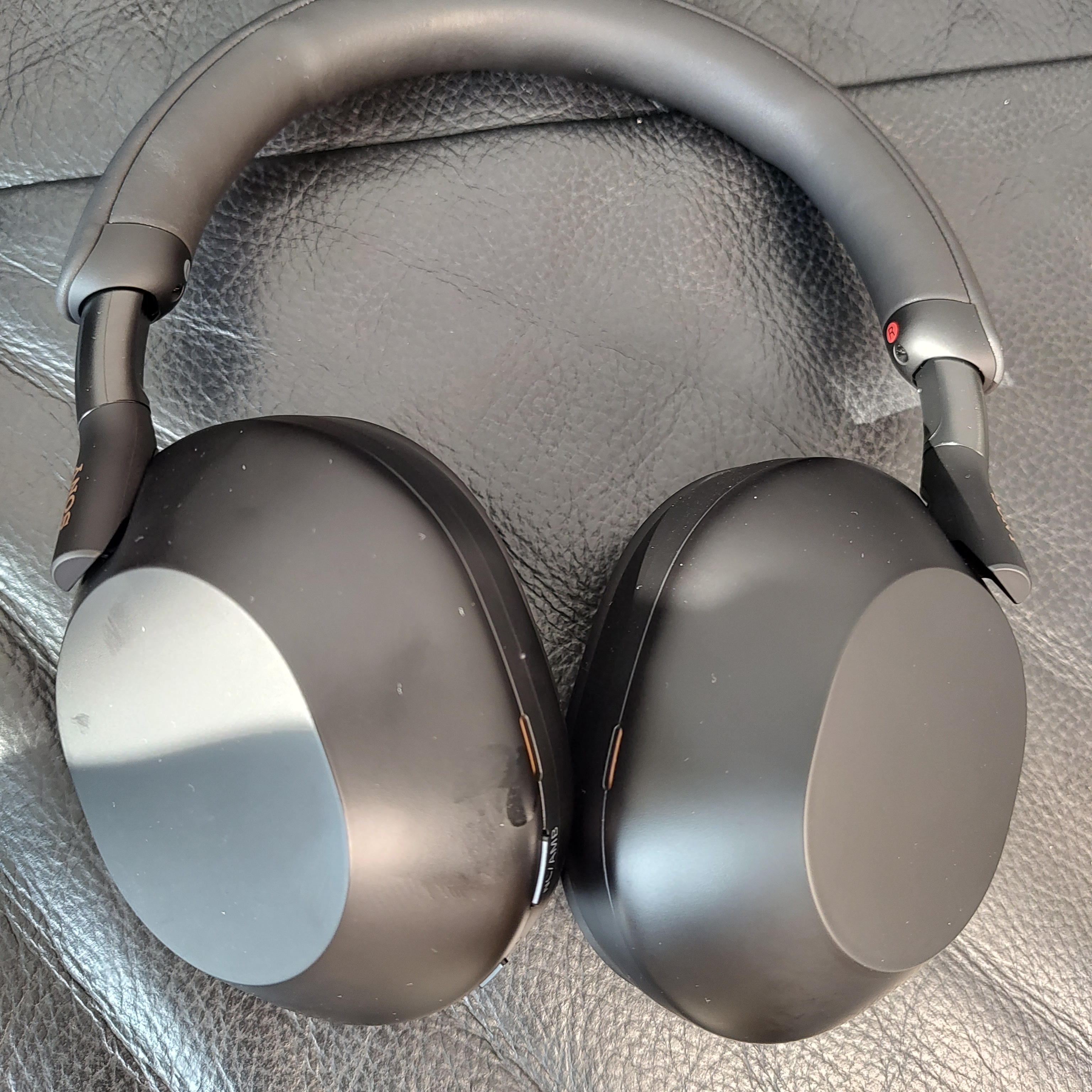 Sony WH-1000XM5 Black (Korean Ver.) 착용 스타일