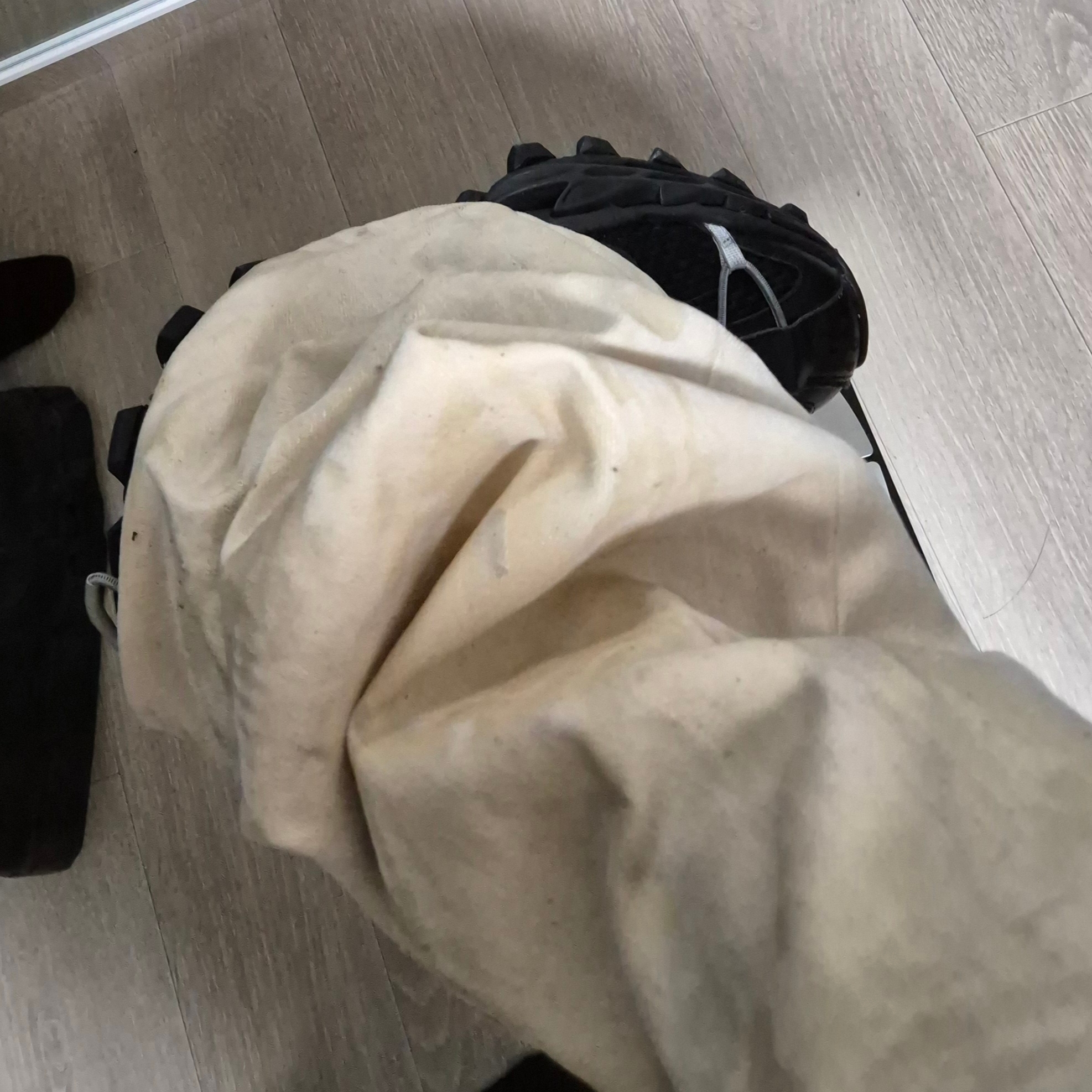 Balenciaga Hike Sneaker Black 착용 스타일 - 6