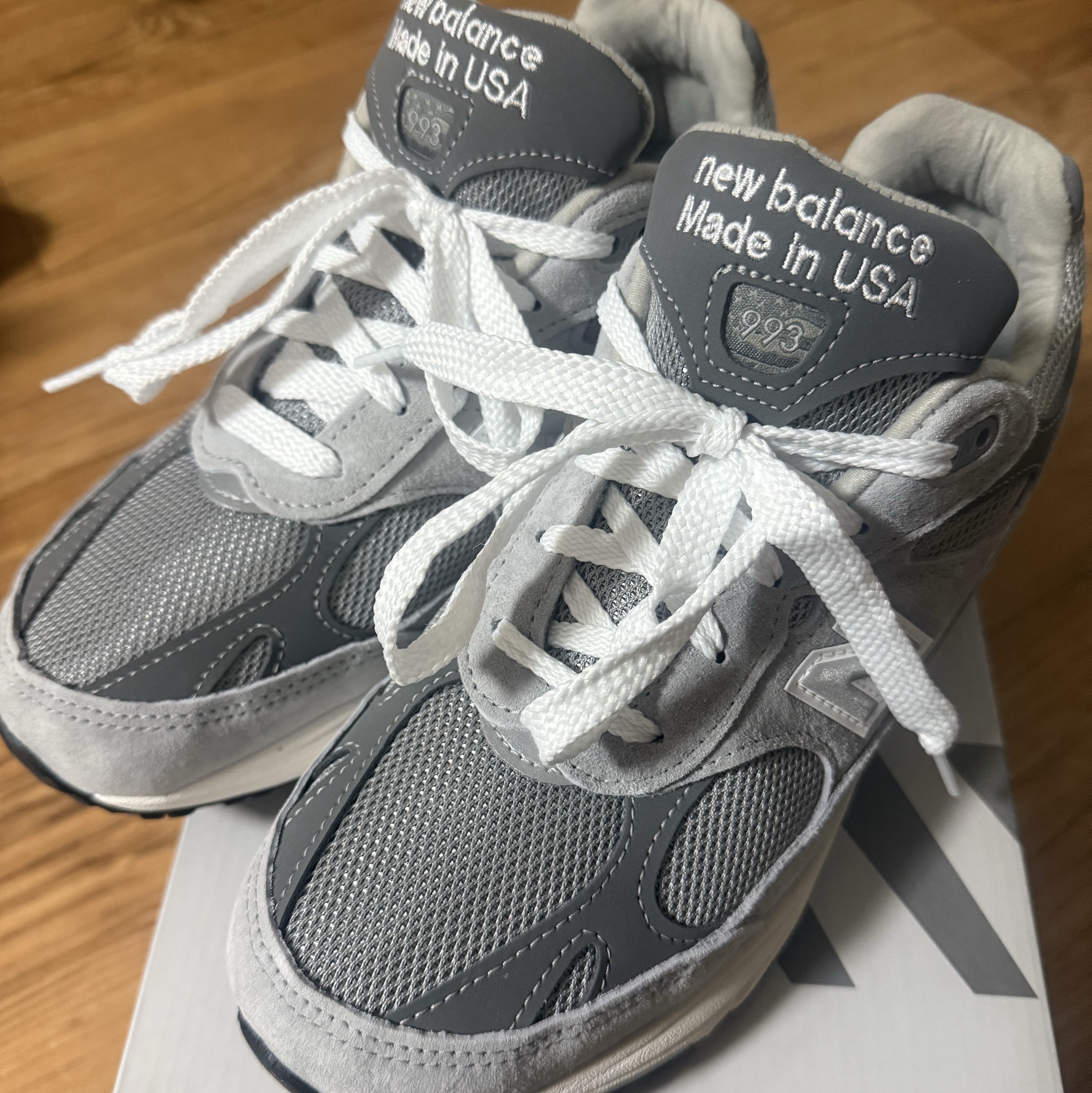 (W) New Balance 993 Made in USA Grey - B Standard 착용 스타일 - 3