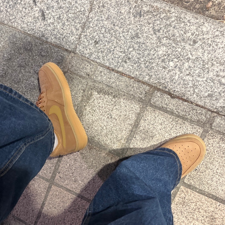Nike Air Force 1 '07 WB Flax 착용 스타일