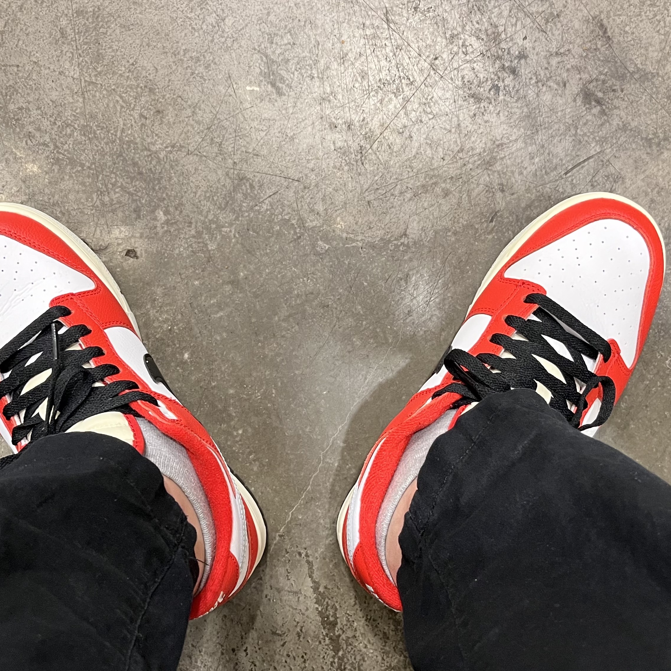 Nike Dunk Low Retro PRM University Red Black 착용 스타일 - 3