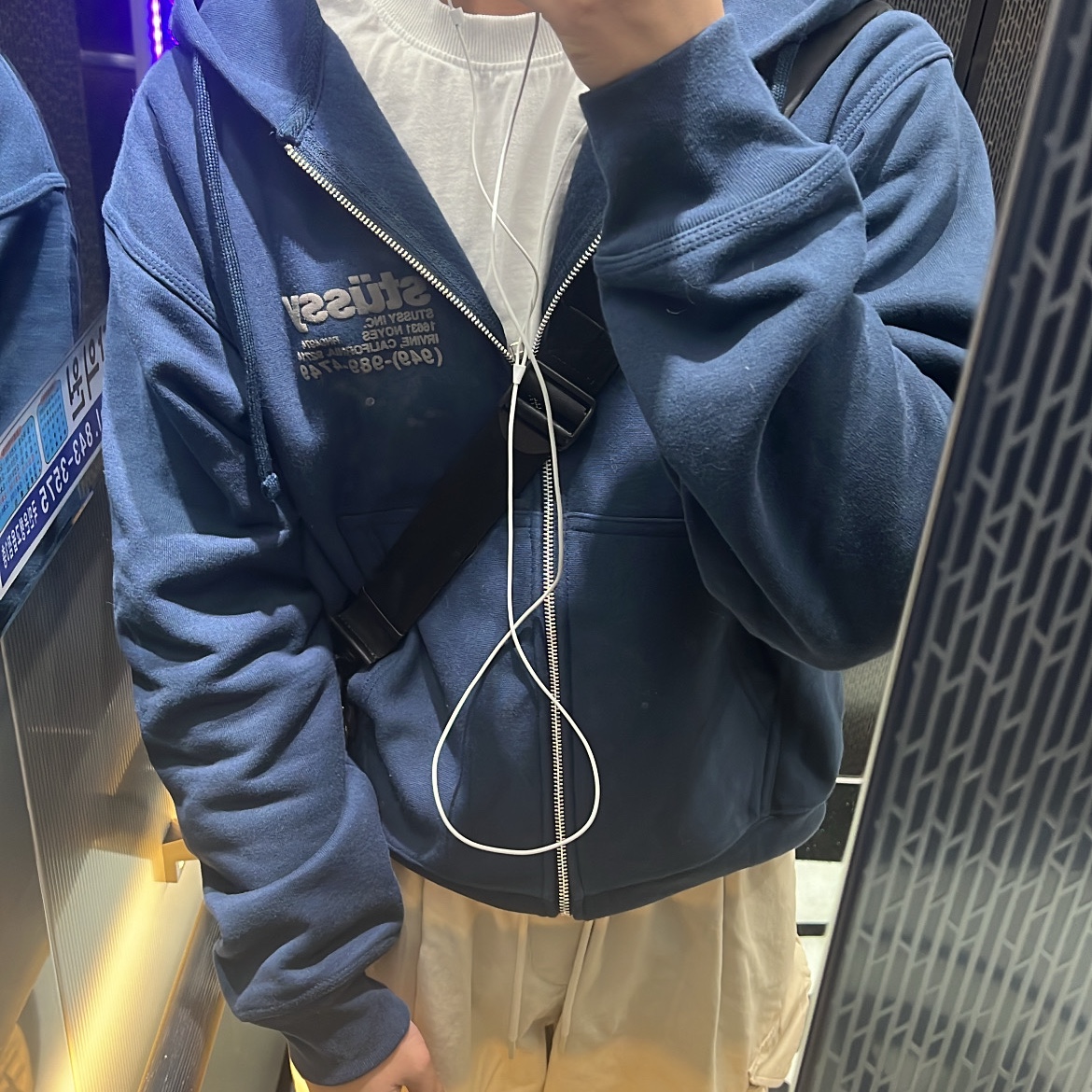 Stussy DNA Zip Hoodie Navy 착용 스타일