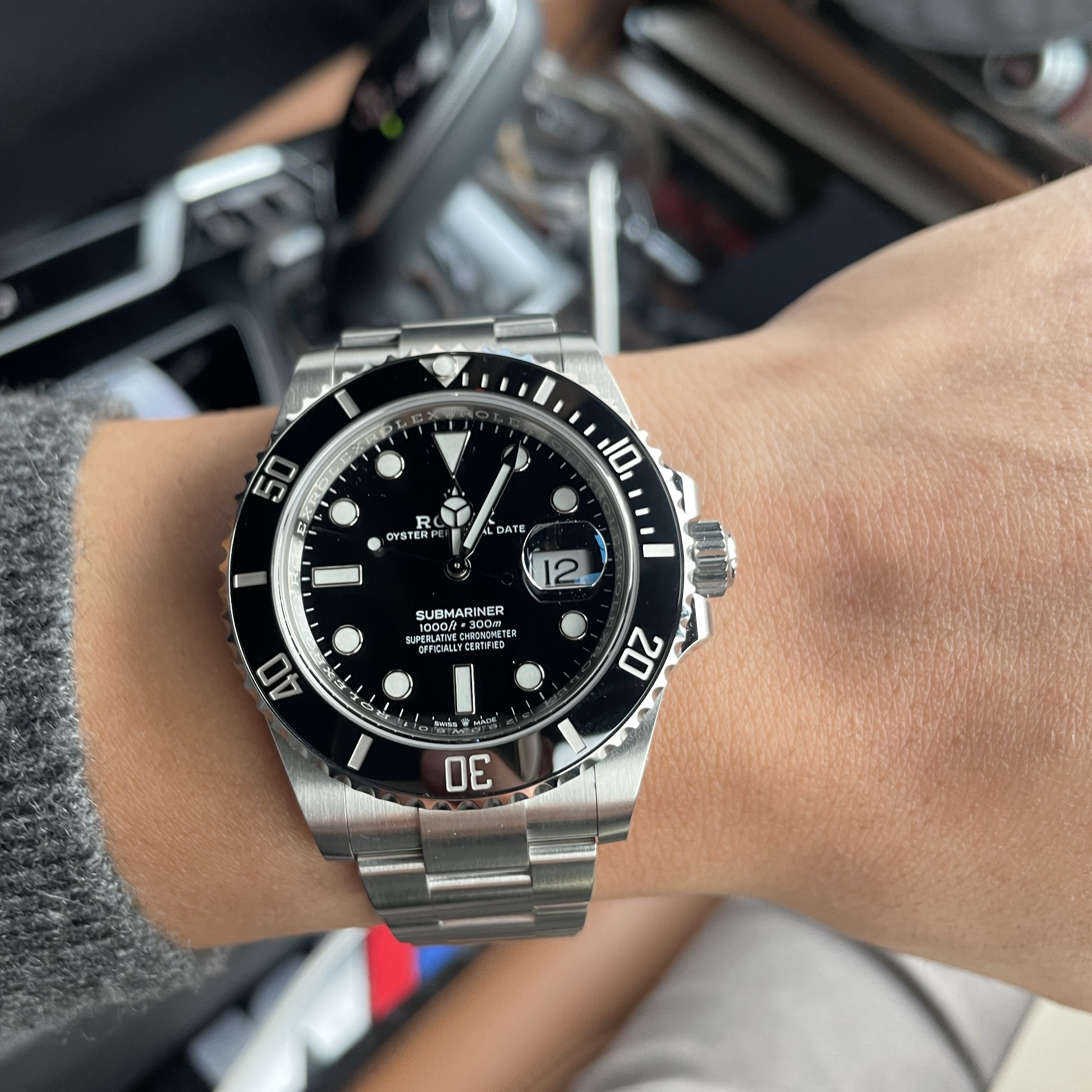 Rolex Submariner Date 41mm 126610LN Black Oyster 착용 스타일