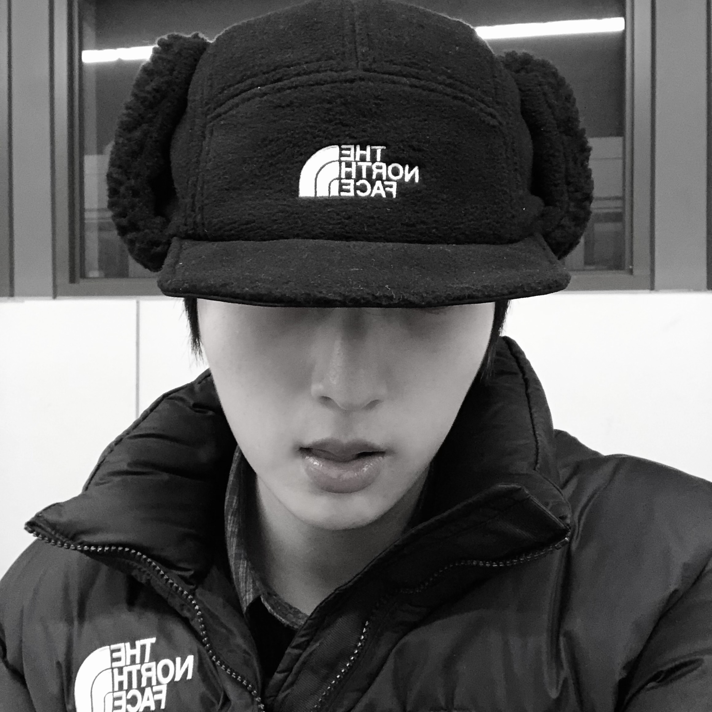 The North Face Fleece Earmuff Cap EX Black 착용 스타일 - 2