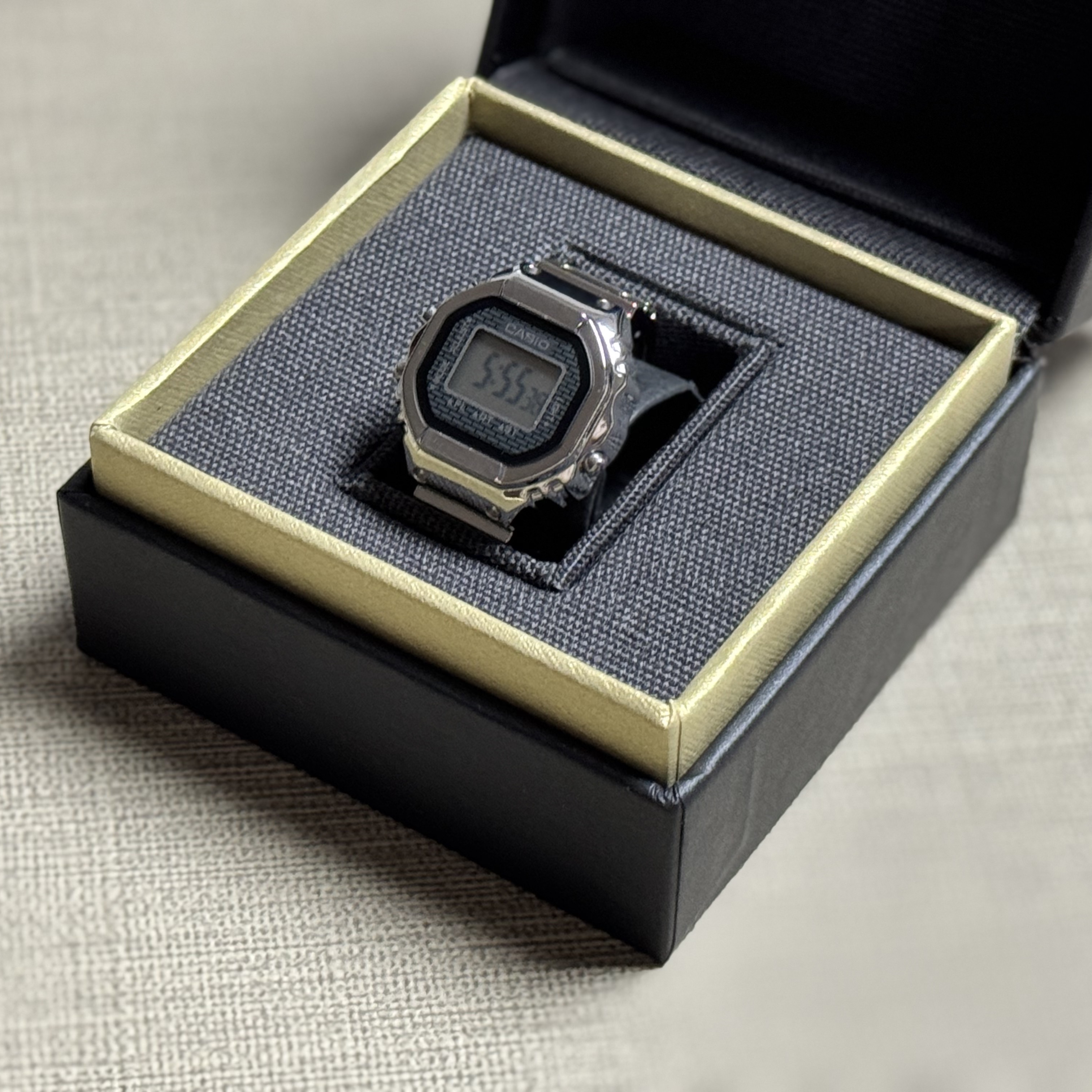 Casio 50th Anniversary Ring Watch CRW-001-1 착용 스타일