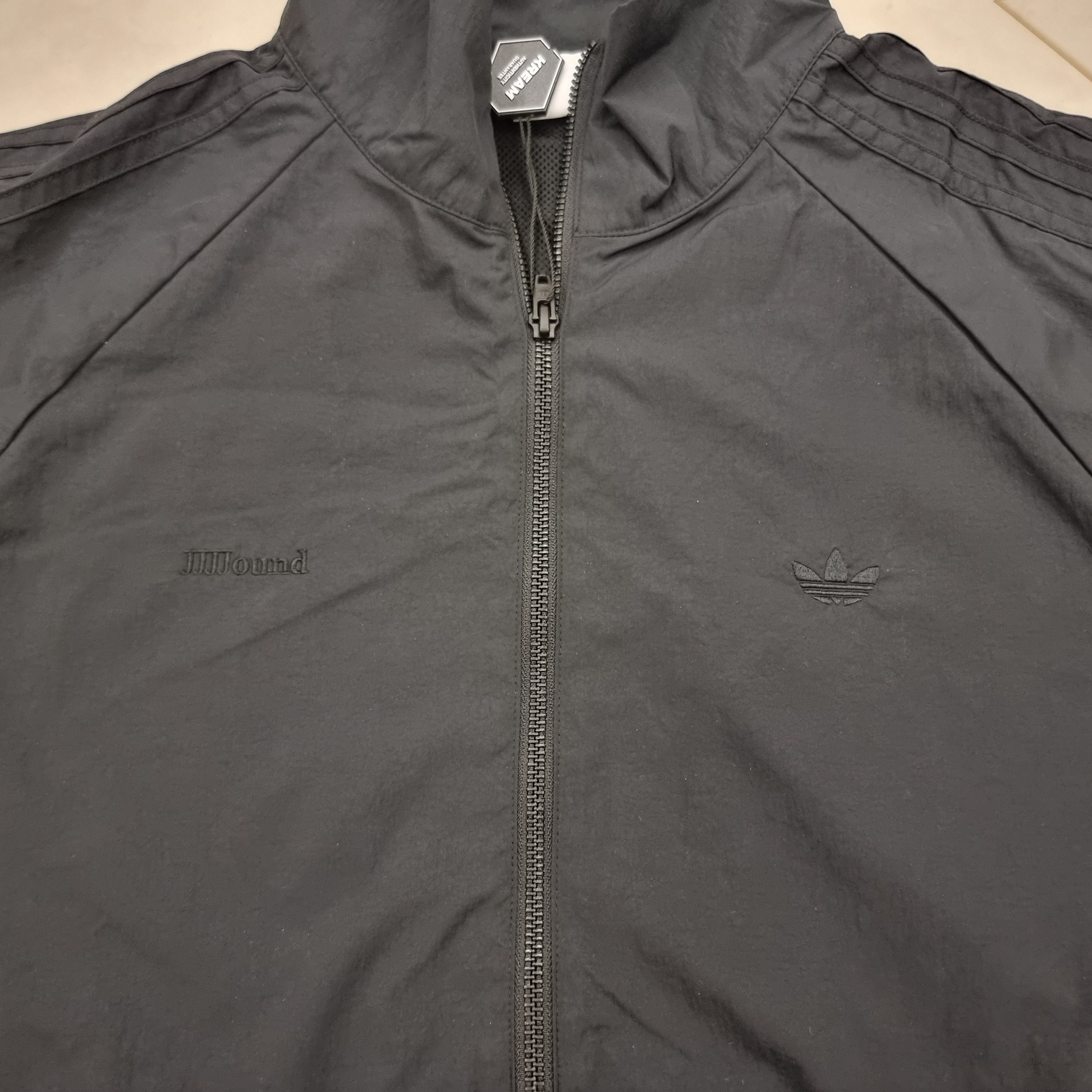 Adidas x JJJJound Nylon Track Top Black - US Sizing, Adidas x JJJJound Nylon Track Pants Black - US Sizing 착용 스타일 - 1