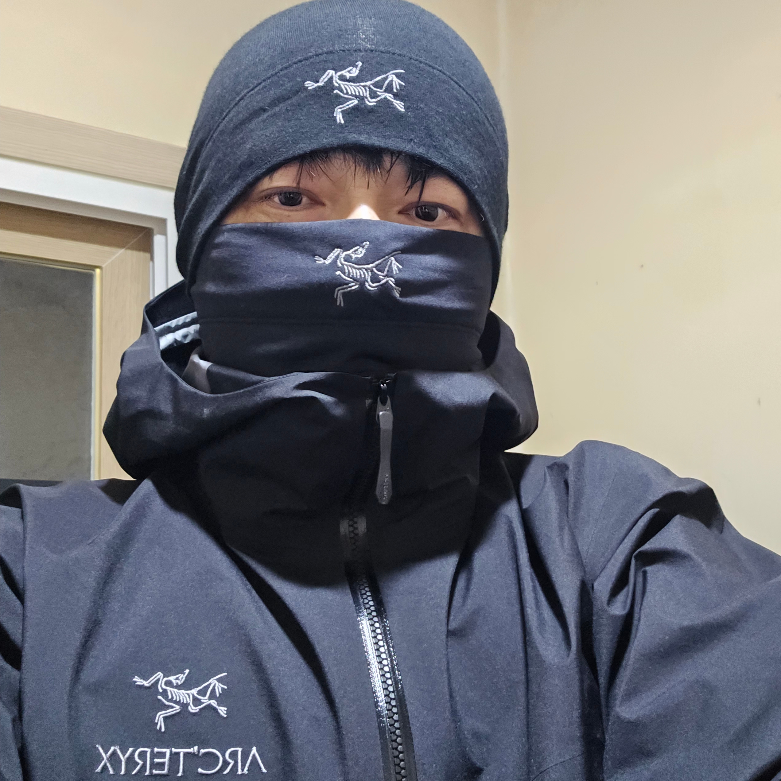 Arc'teryx Rho Neck Gaiter Long Black 착용 스타일 - 3