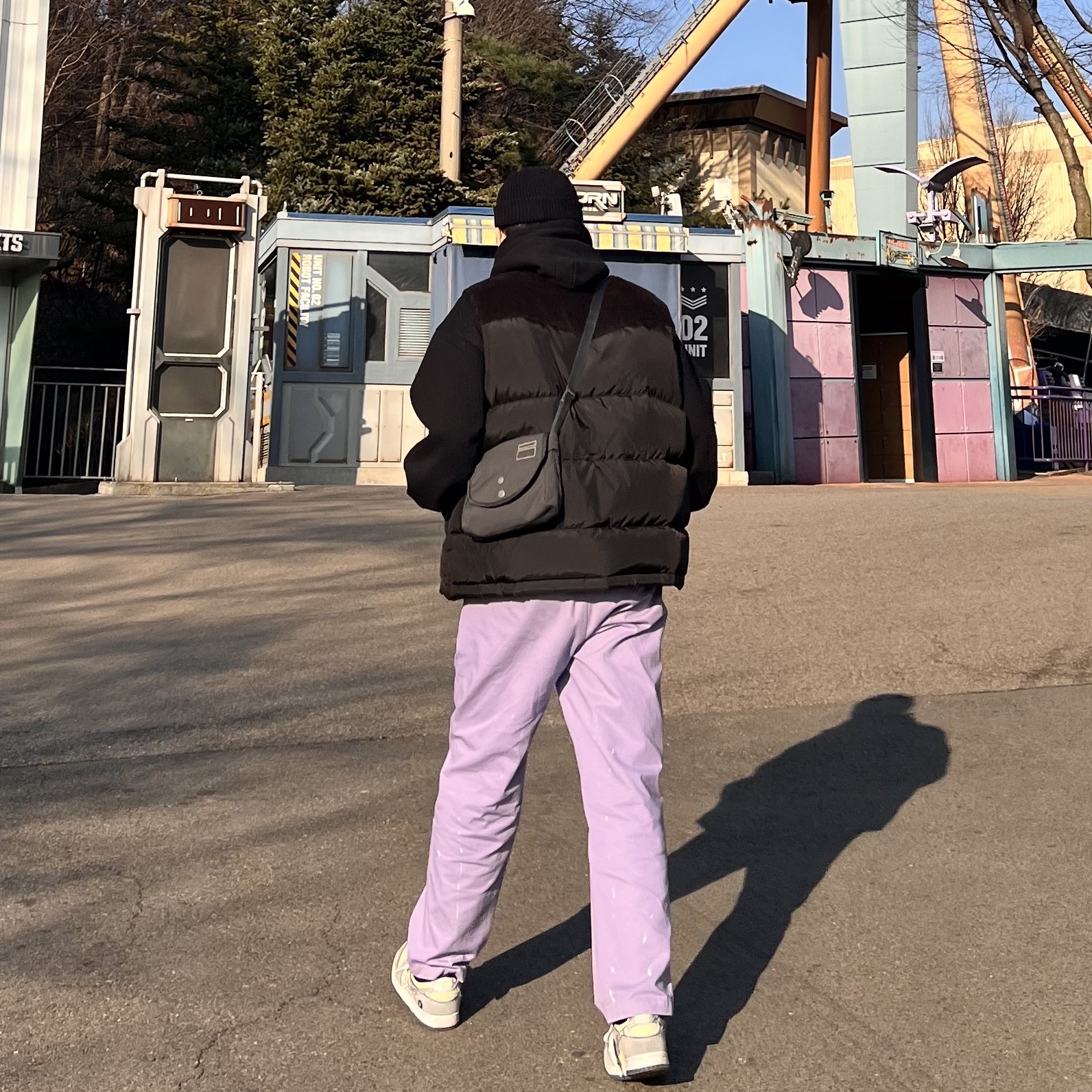 Supreme Stripe Puffer Jacket Mustard - 23SS, Nike ACG Zoom Terra Zaherra Rush Pink 착용 스타일 - 2