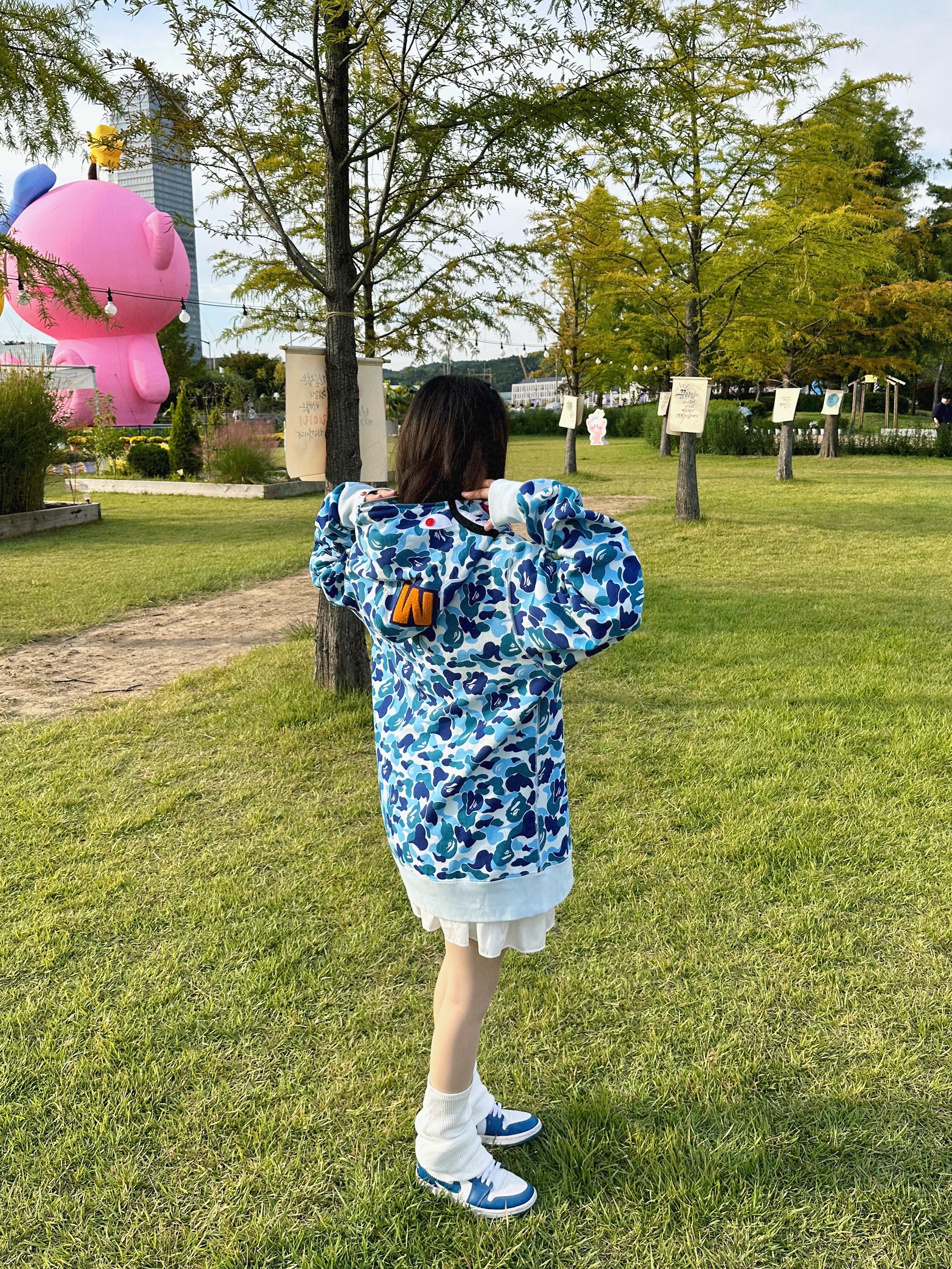 BAPE ABC Camo Shark Full Zip Hoodie Blue, BAPE ABC Camo Shark Half Zip Pullover Hoodie Blue 착용 스타일 - 3