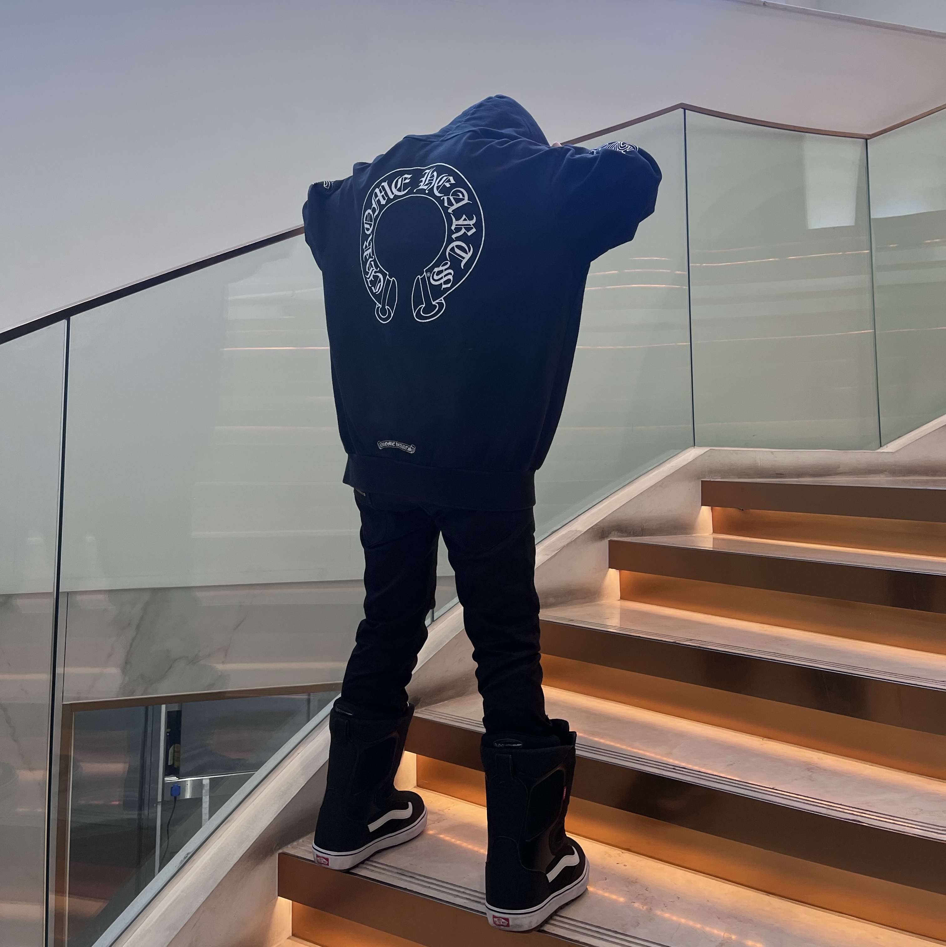 Chrome Hearts Horseshoe Floral Fuck You Logo Fleece Zip-Up Hoodie Black 착용 스타일 - 2
