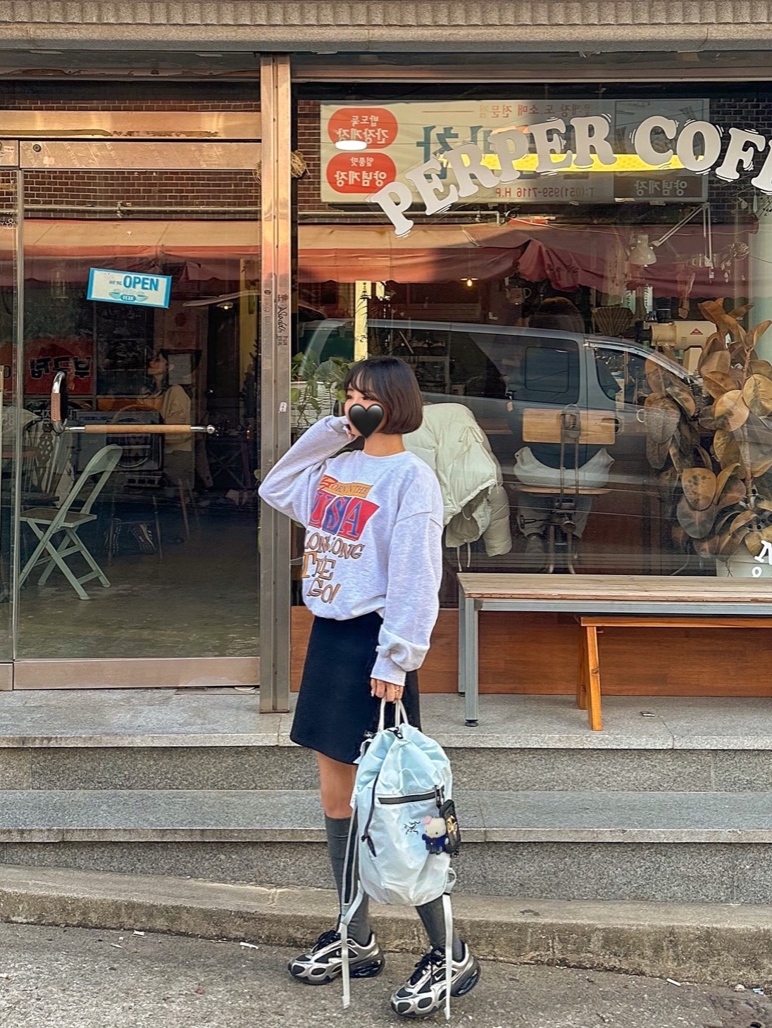 (W) Nike Air Max Muse Black and Metallic Silver, Arc'teryx Heliad 10 Backpack Daybreak Graphite 착용 스타일