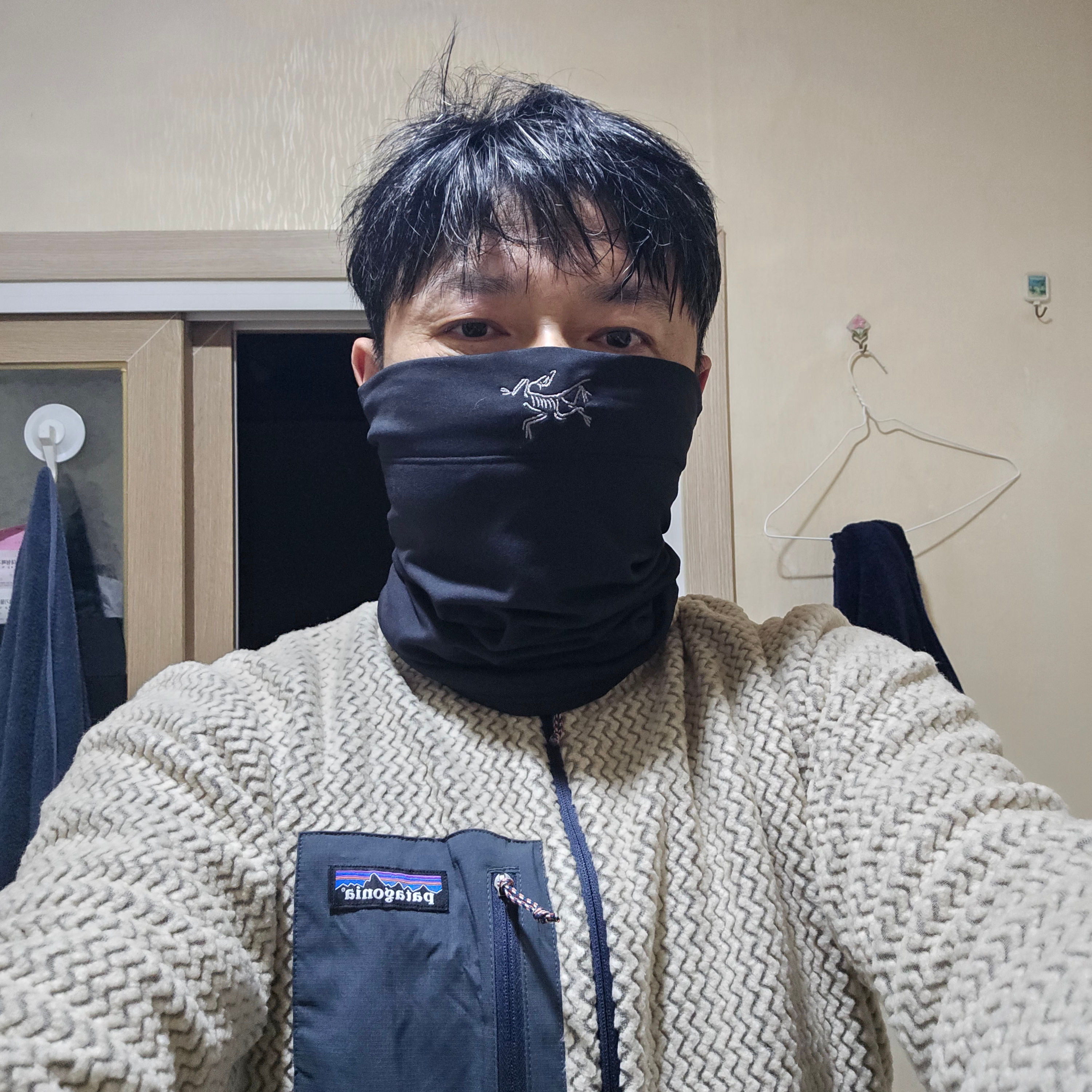 Patagonia R1 Air Zip-Neck Oar Tan 착용 스타일