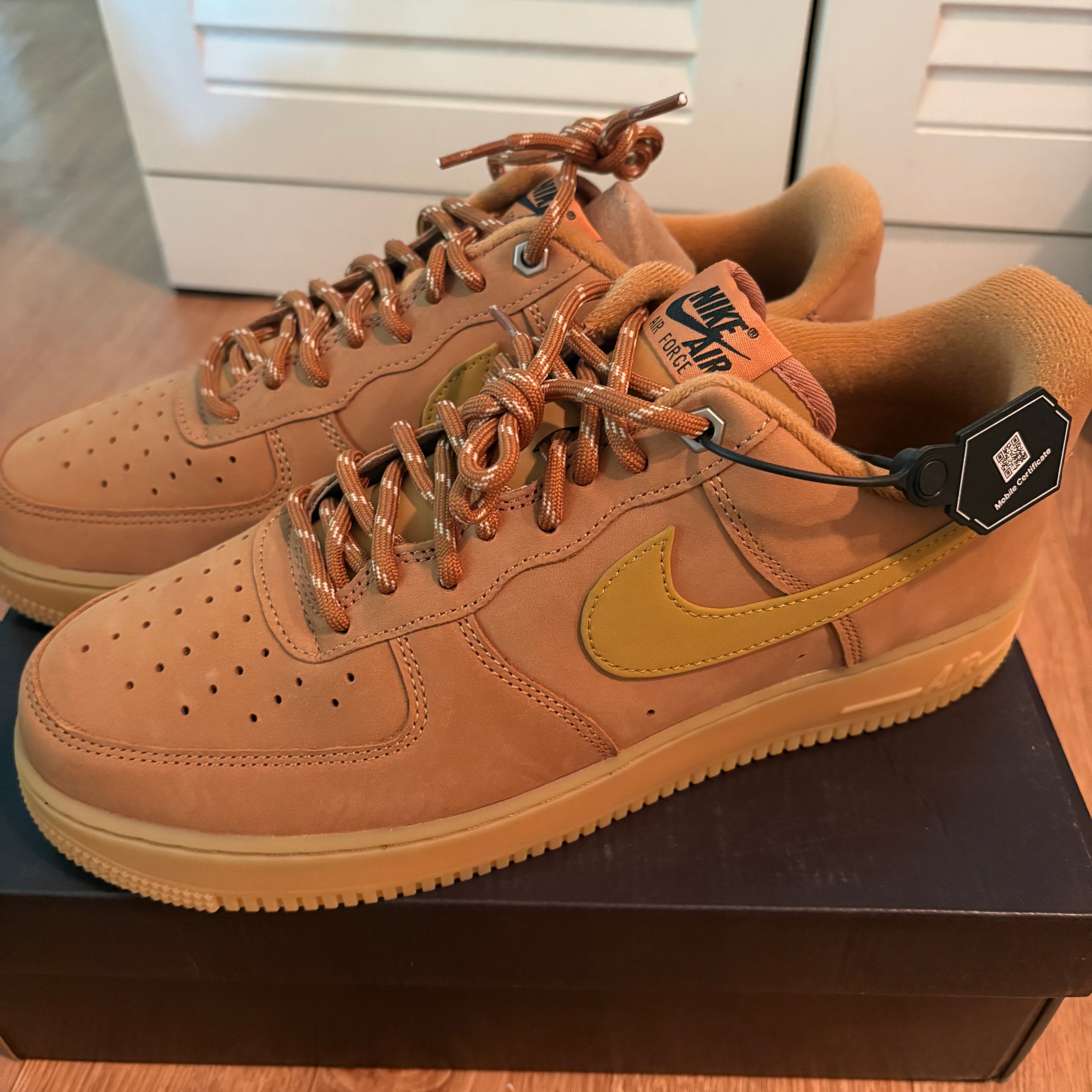 Nike Air Force 1 '07 WB Flax 착용 스타일