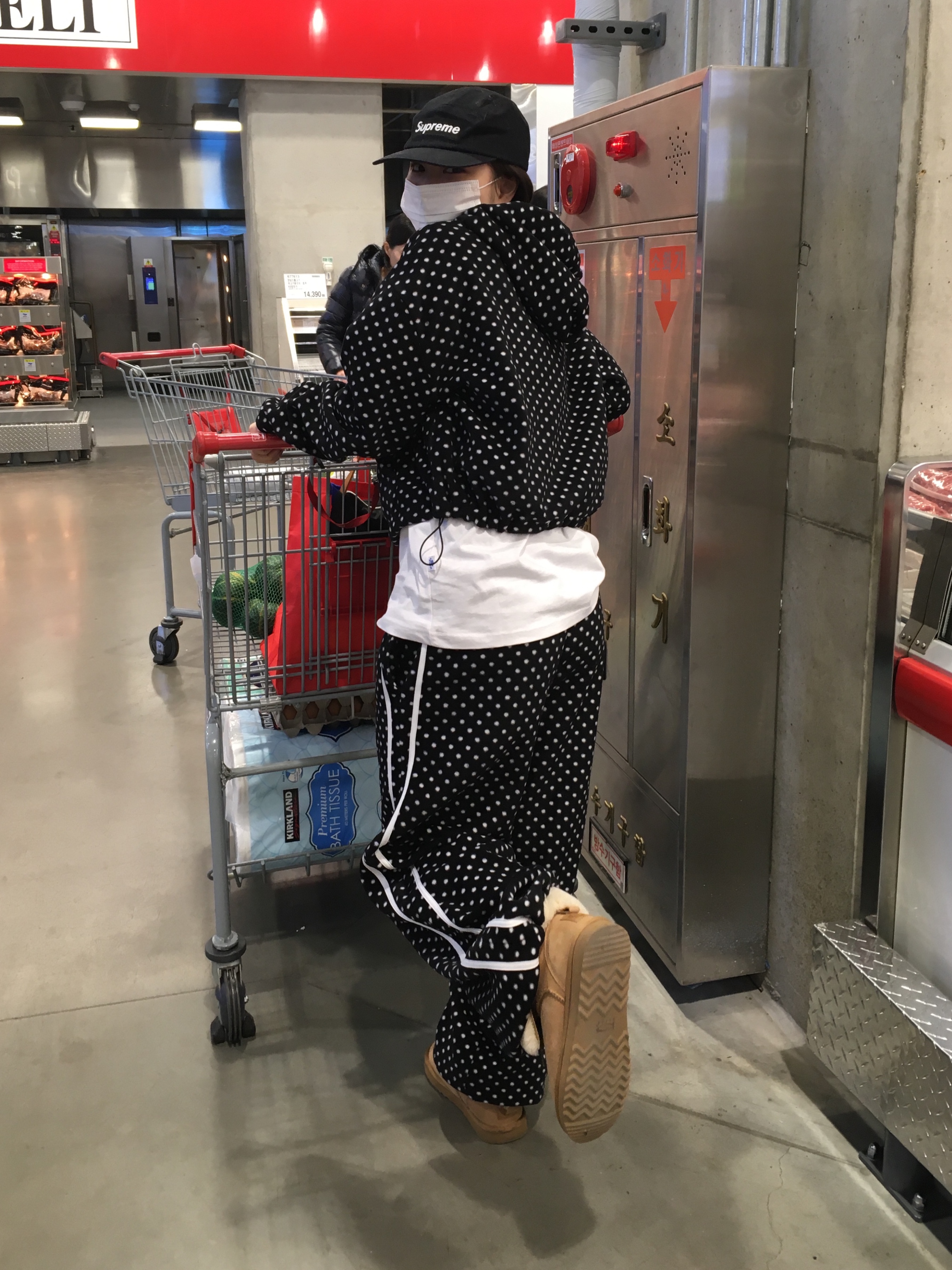 Supreme Washed Chino Twill Camp Cap Black 착용 스타일 - 2