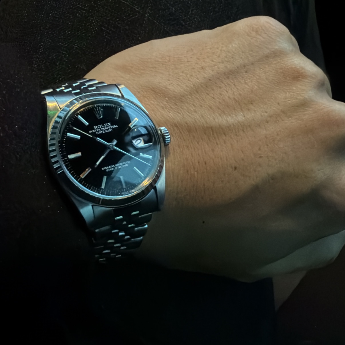 Rolex Datejust 36mm 126200 Bright Black Jubilee 착용 스타일