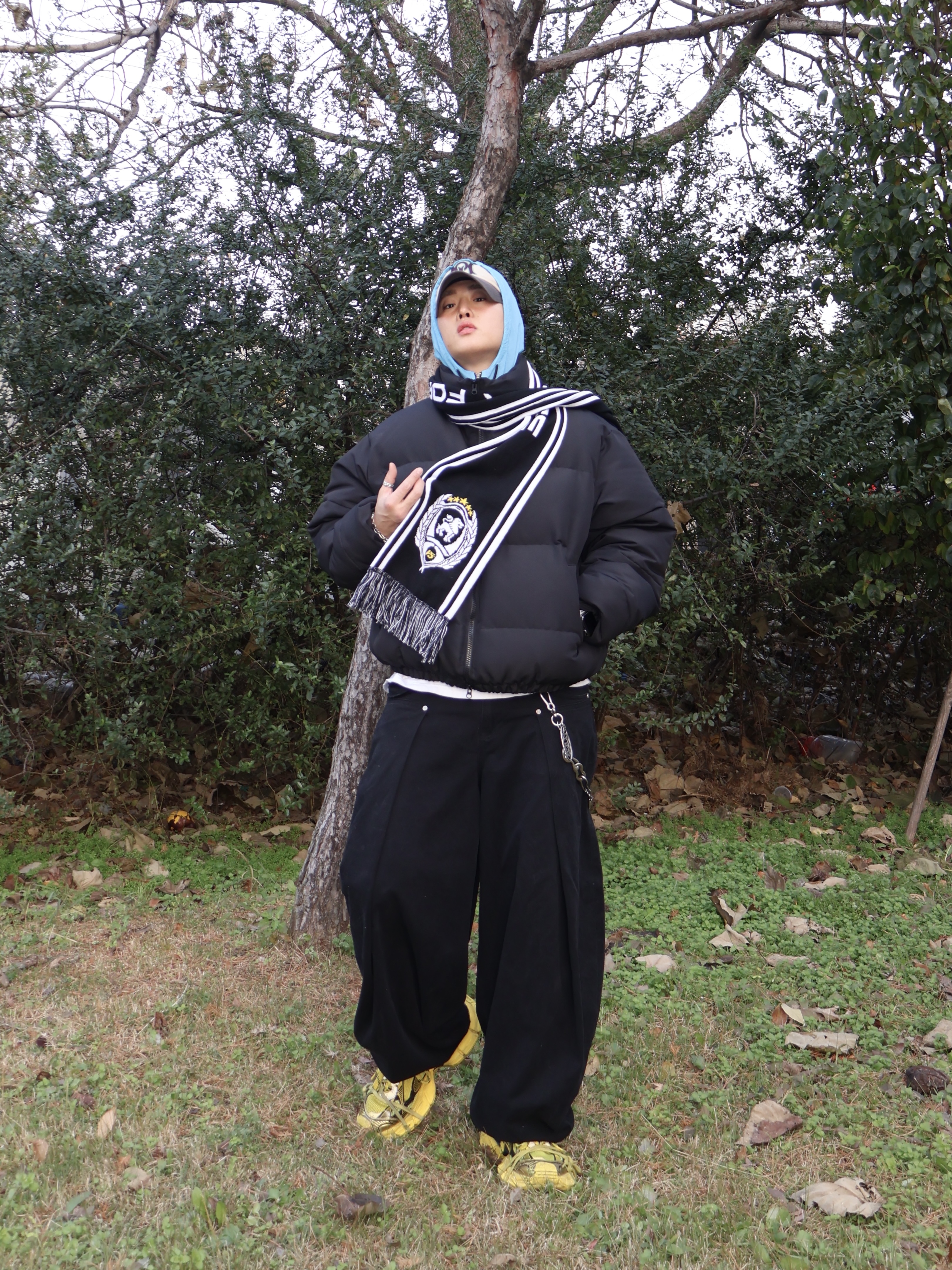 Balenciaga 3XL Sneakers Yellow Black, Undermycar Mu.15 Anti Fxxking Logo Play Triple Logo Crop Padding Jacket Black 착용 스타일 - 2
