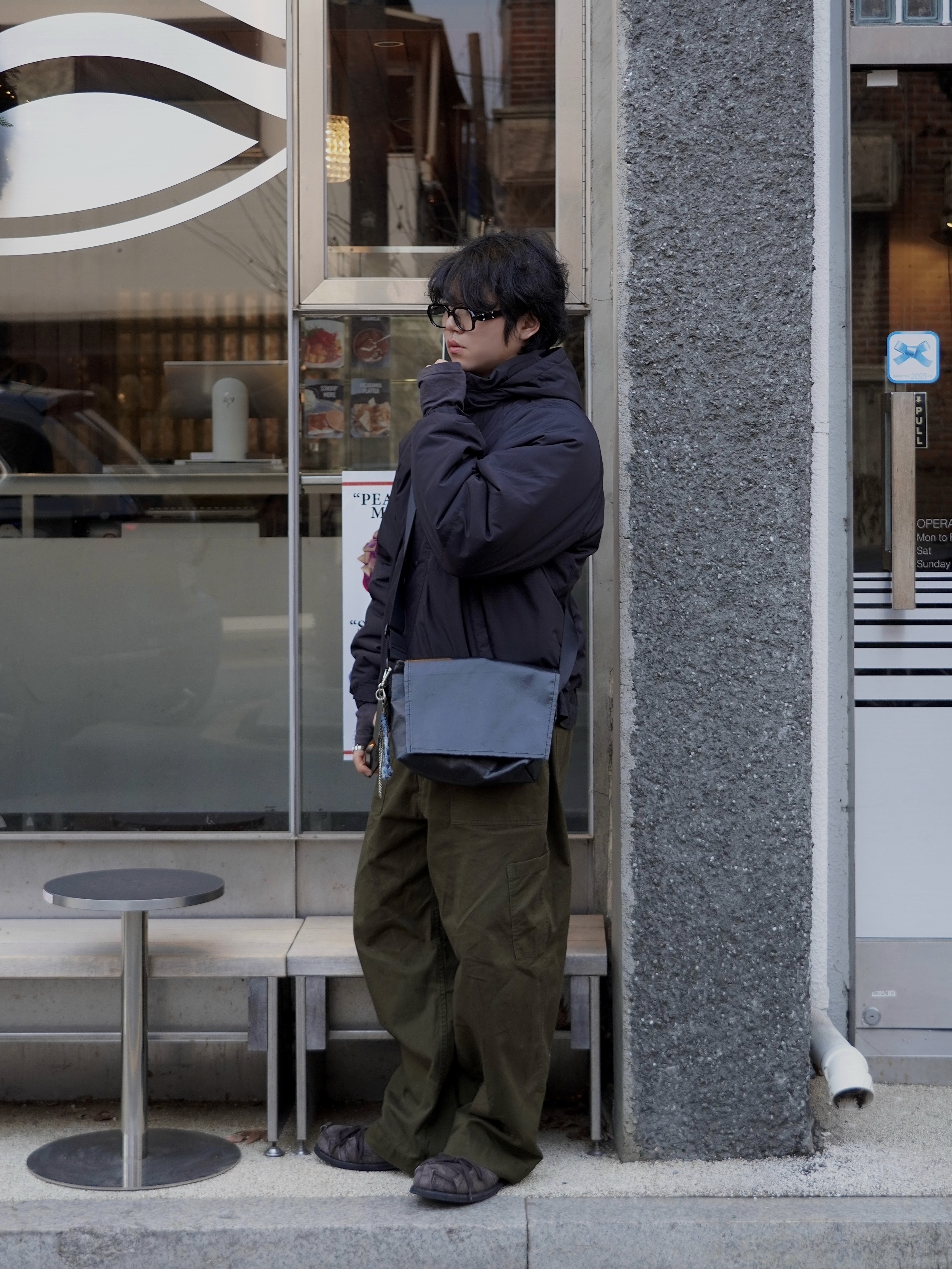 [6% 적립] NegativeThree Buffalo Derby Brown, Polyteru Human Index Human Loosed Half Zip Knit Gray 착용 스타일 - 1
