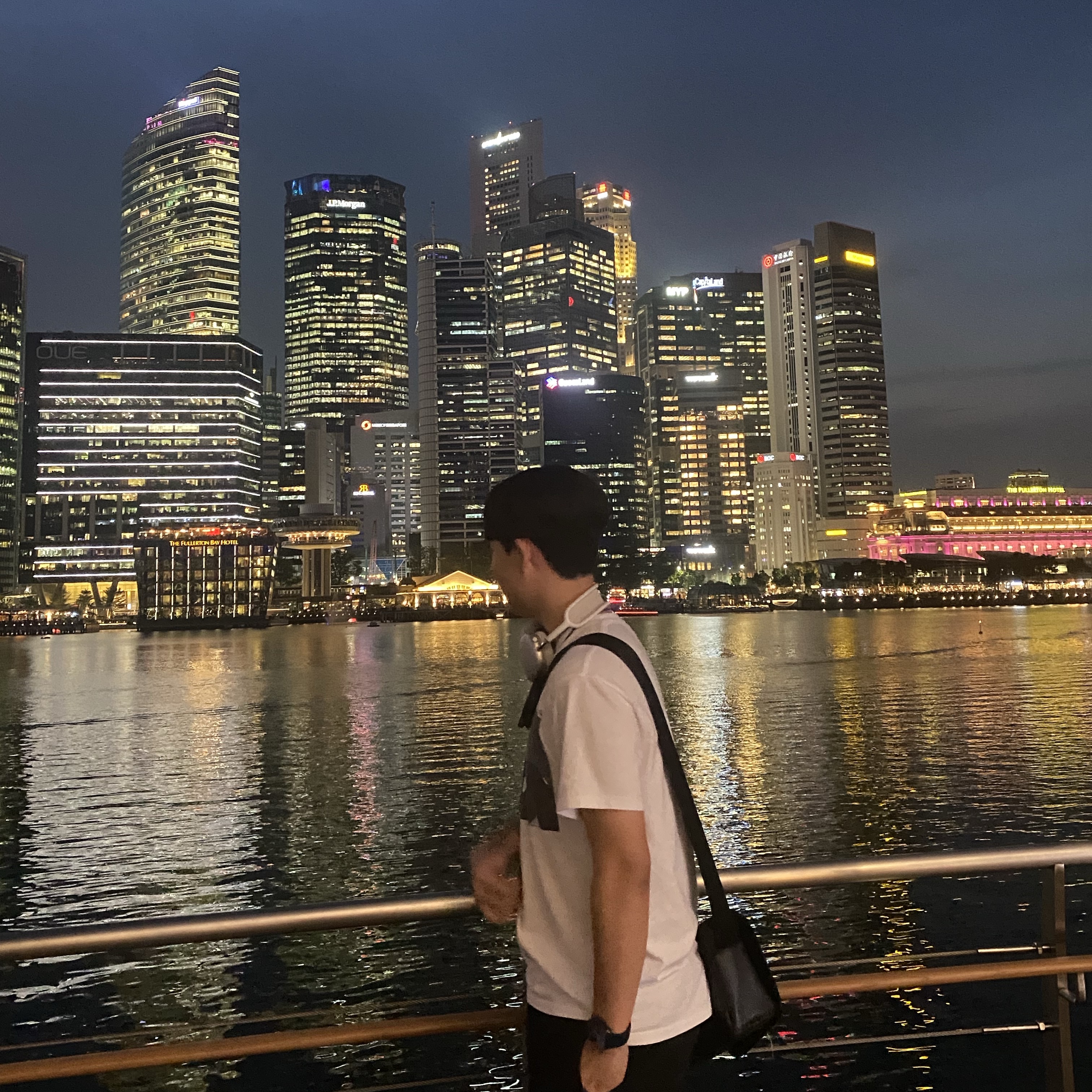 Apple AirPods Max Lightning Silver (Korean Ver.), Ader Error Trace Admore Crossbody Bag Black 착용 스타일 - 1