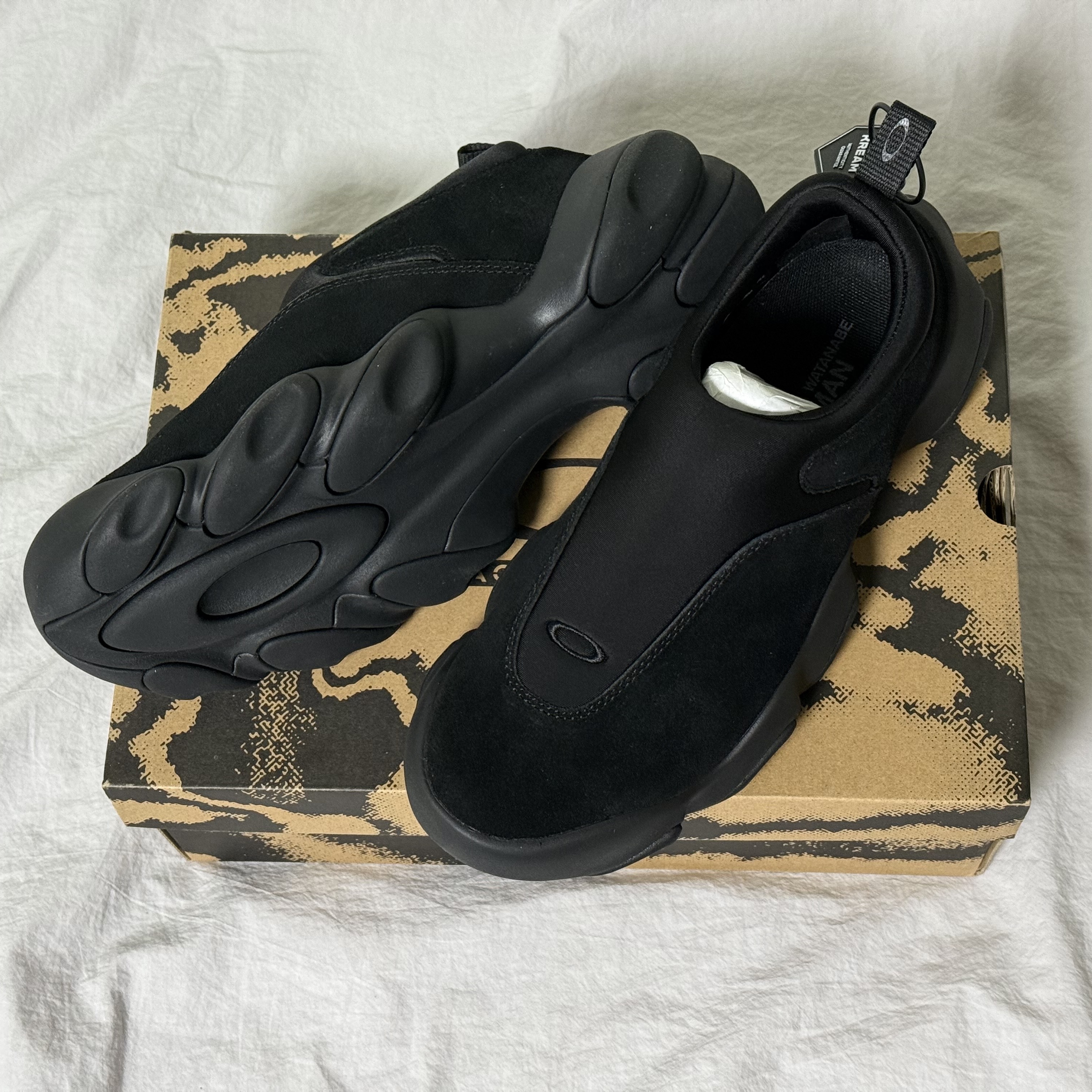 Oakley Factory Team x Junya Watanabe Man Suede Flesh Black 착용 스타일 - 5