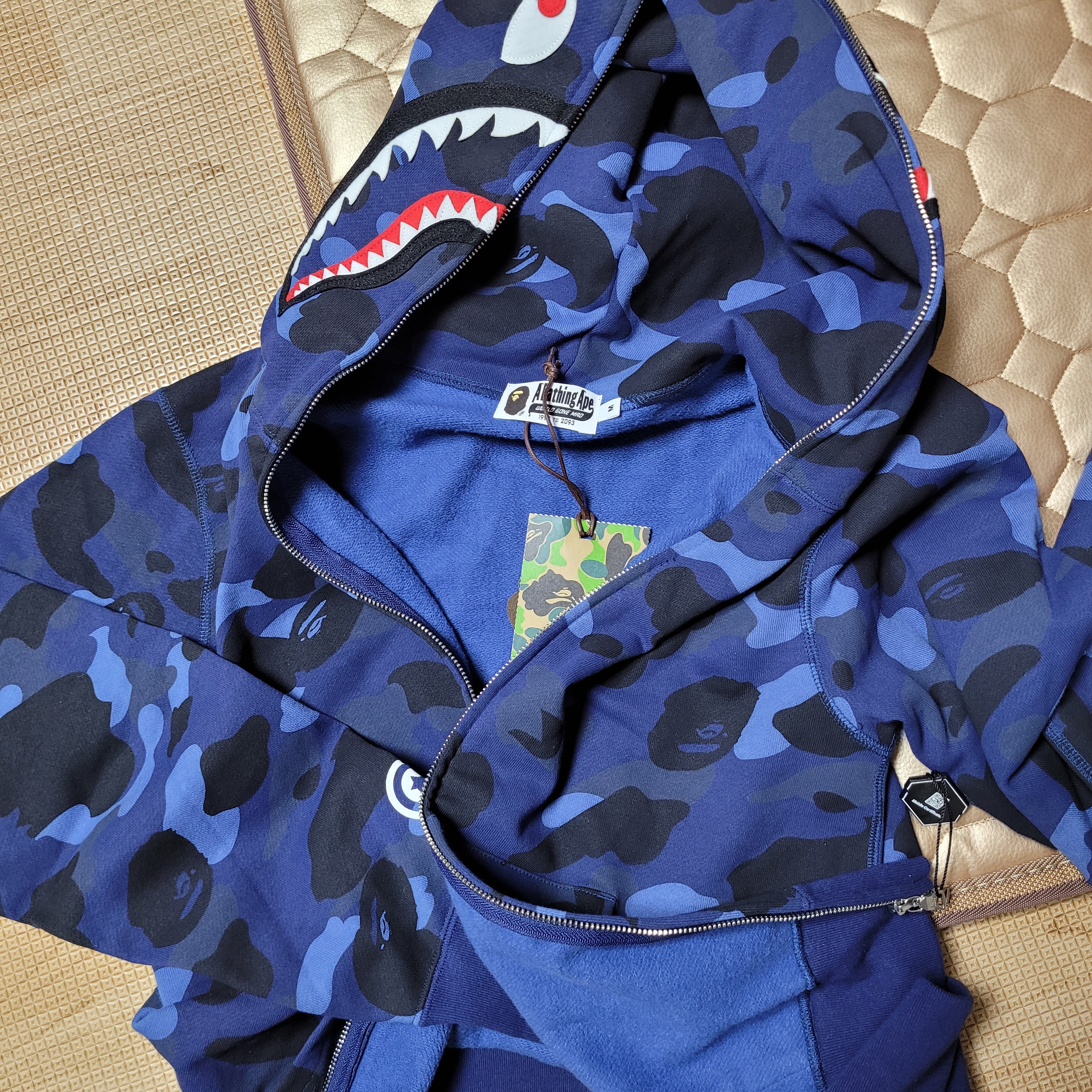 BAPE Color Camo Shark Full Zip Hoodie Navy 착용 스타일