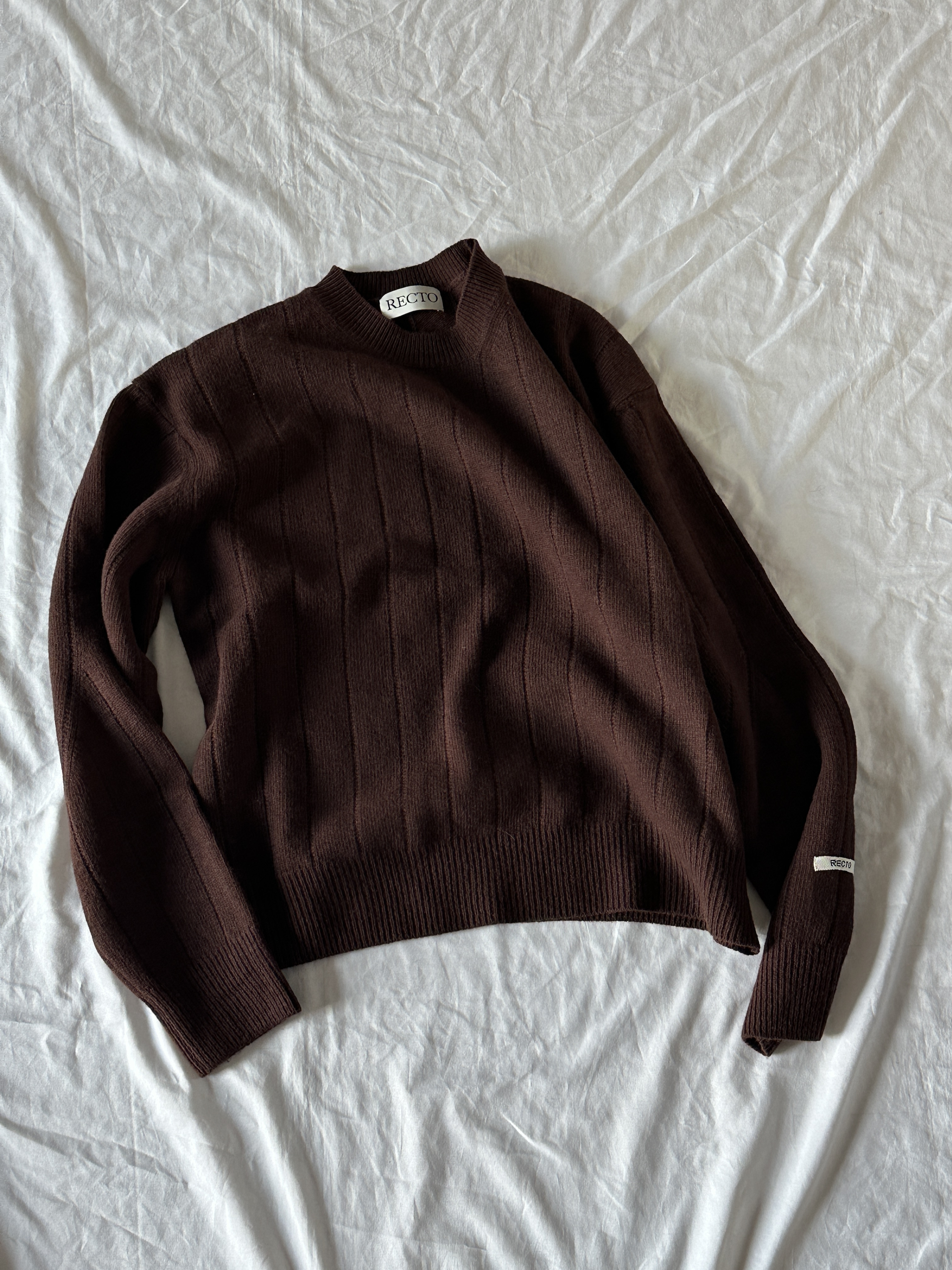 Amomento Grandpa Cardigan Brown - 24FW, Amomento Women Grandma Cardigan Dark Green - 24FW 착용 스타일 - 3