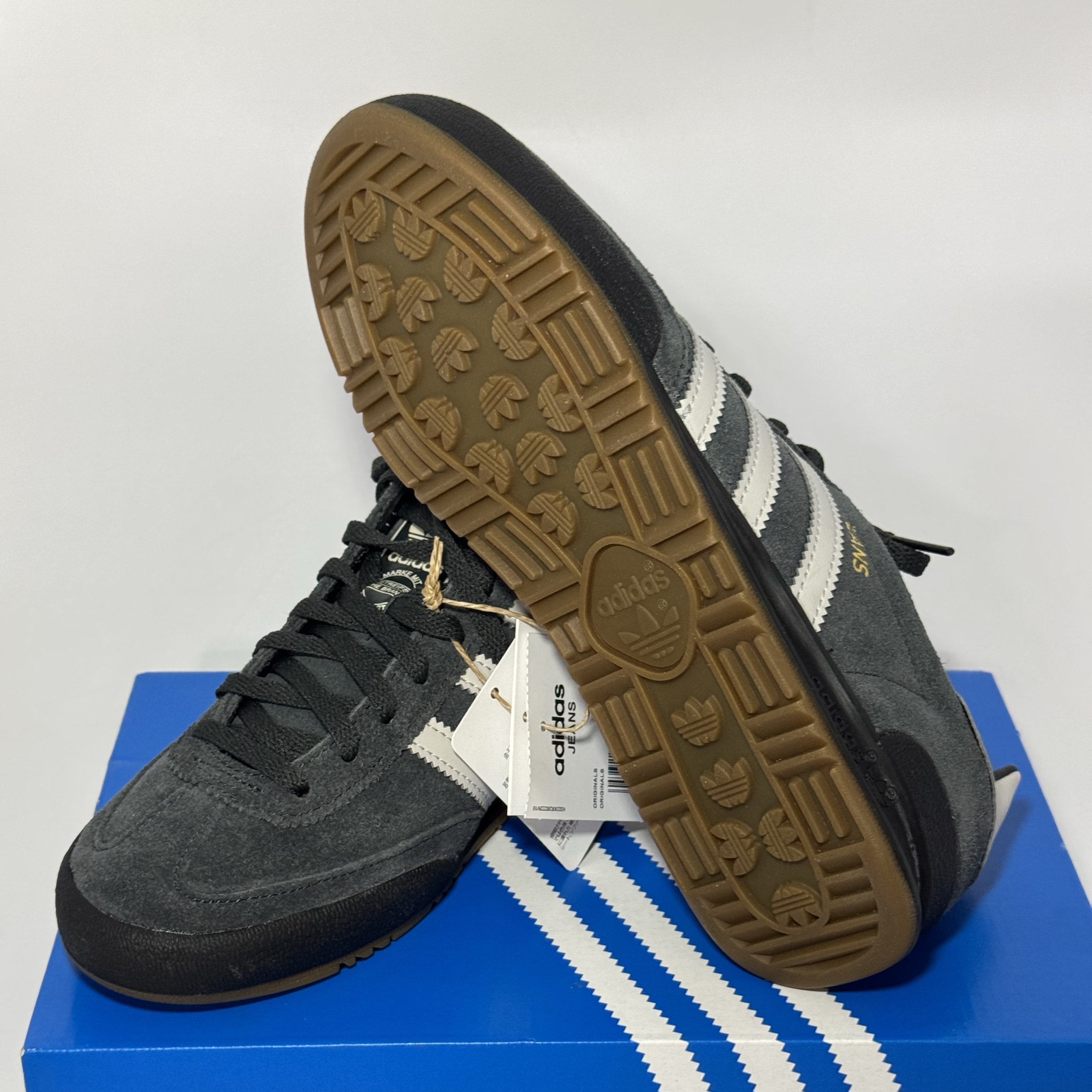 Adidas Jeans Black White 착용 스타일 - 3