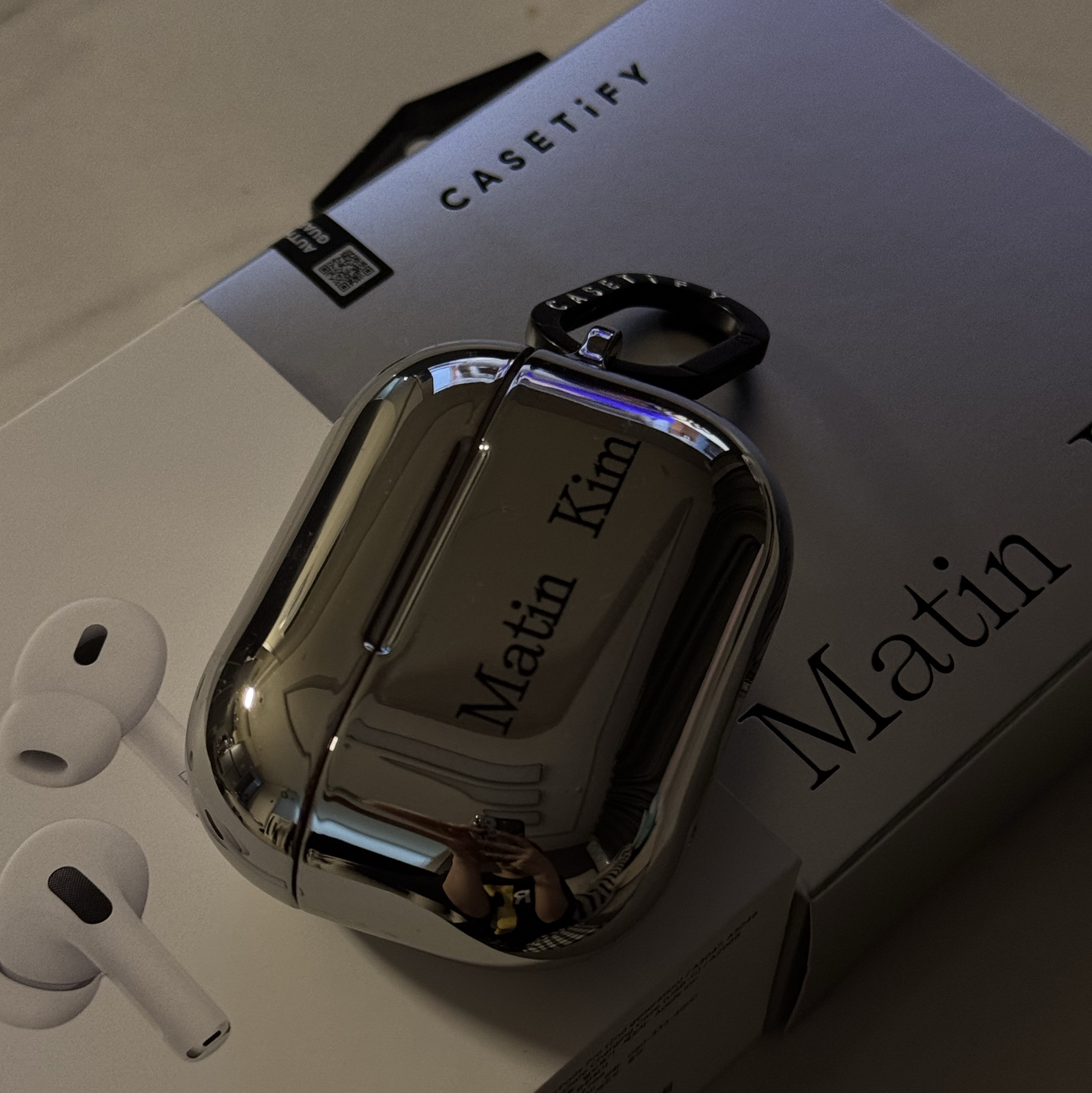 Apple Airpods Pro 2nd Gen with MagSafe Charging Case USB C (Korean Ver.), Casetify x Matin Kim iPhone Basic Logo AirPods AirPods Pro 1st/2nd Gen Case Silver 착용 스타일