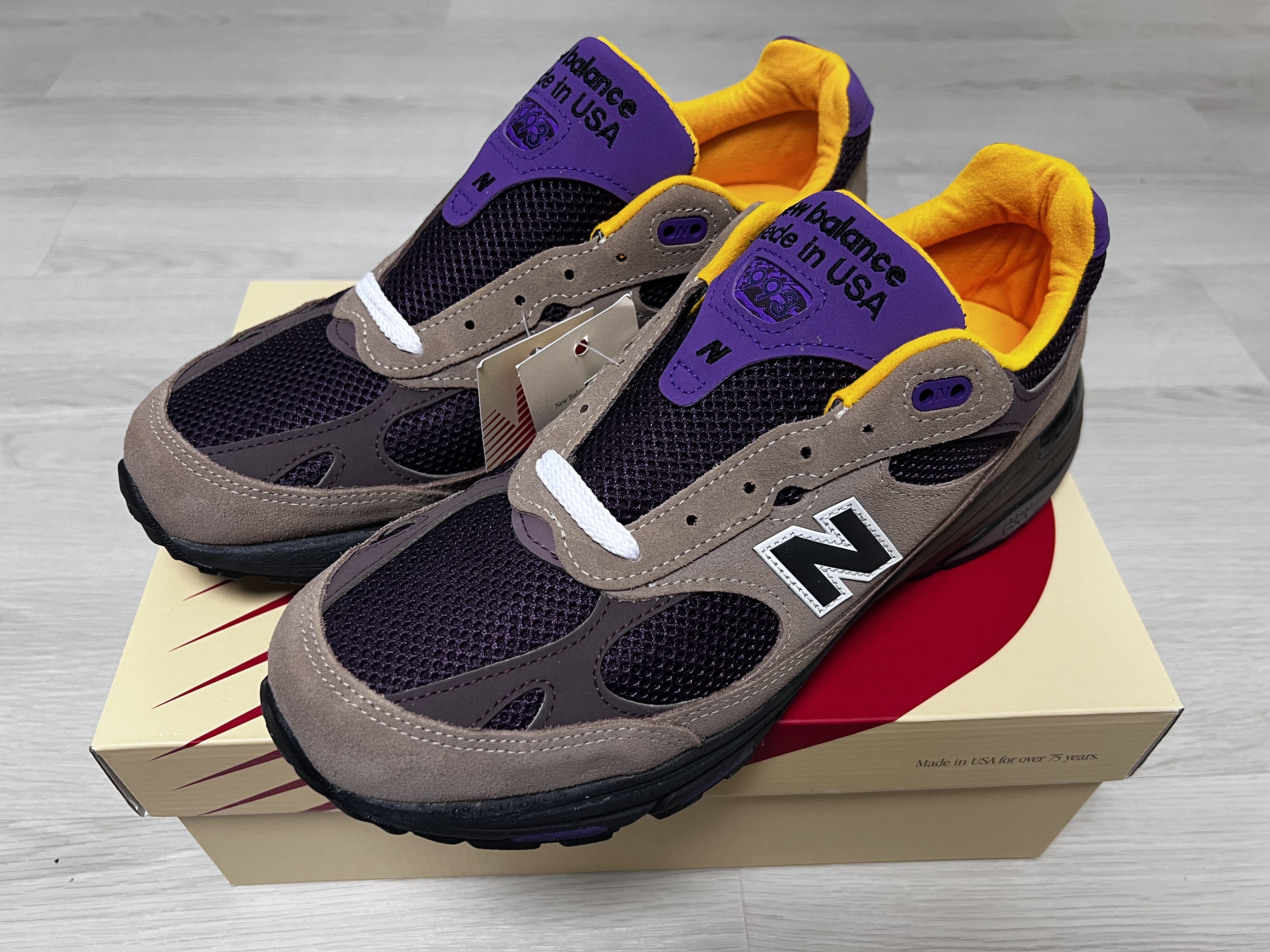 New Balance 993 Made in USA Mushroon Midnight Violet 착용 스타일